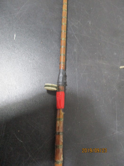 A vintage split cane sea fishing rod A/F - Image 9 of 10