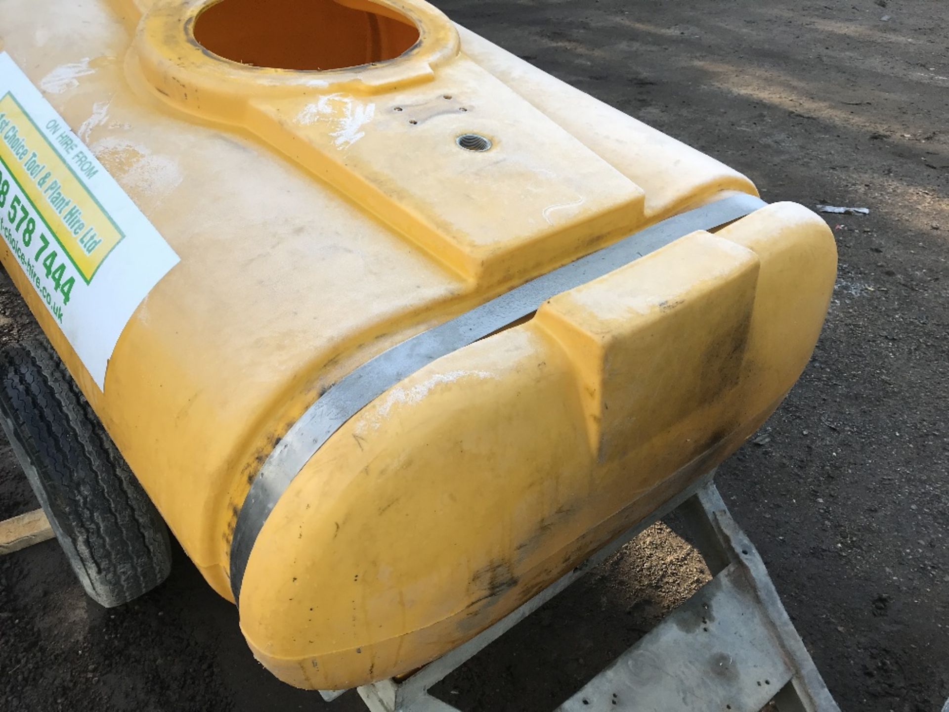 WESTERN TOWED WATER BOWSER, NO LID OR BOTTOM VALVE - Image 2 of 3