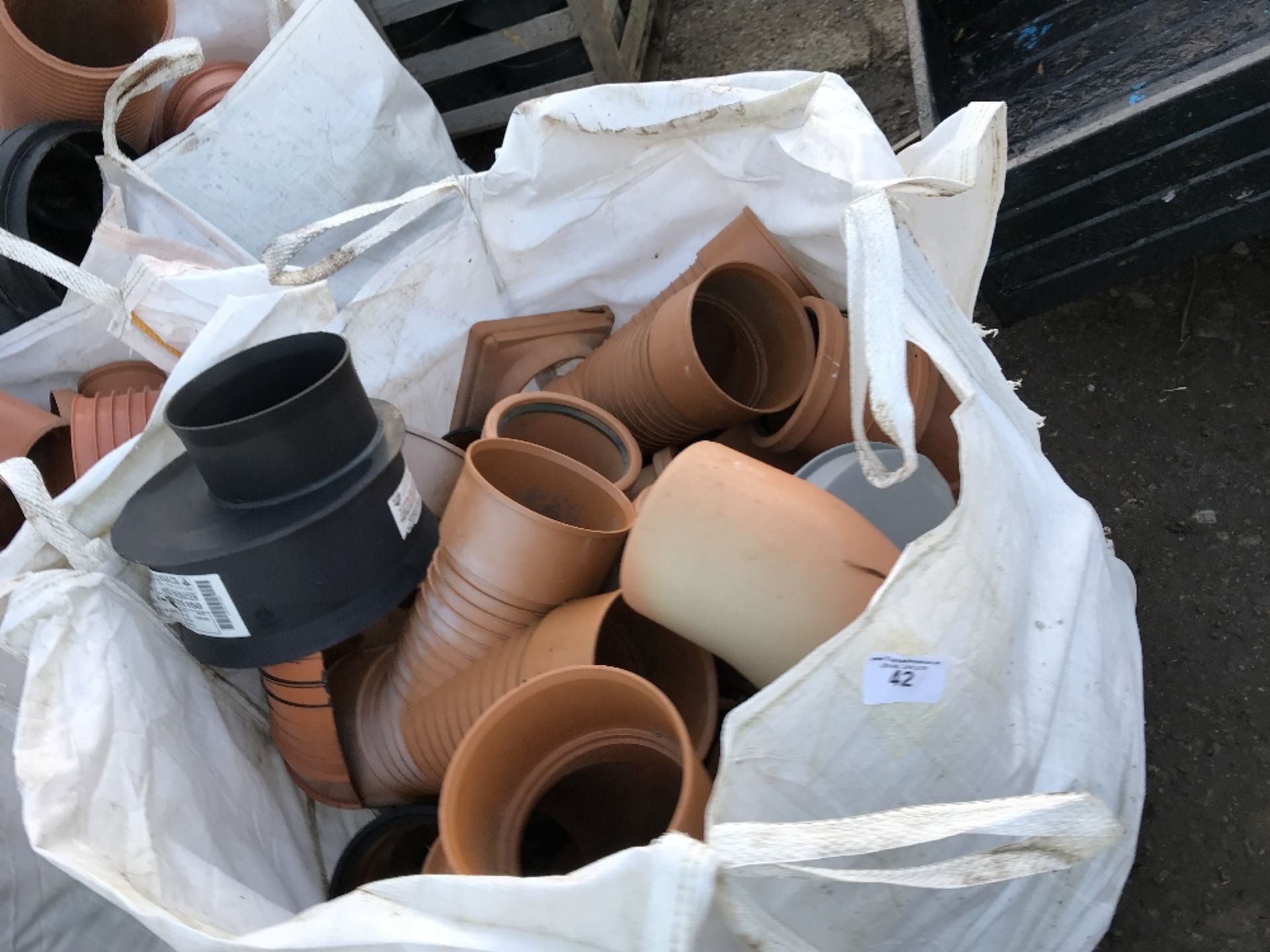 4NO STILLAGES/BULK BAGS OF ASSORTED PIPE FITTINGS - Image 2 of 6