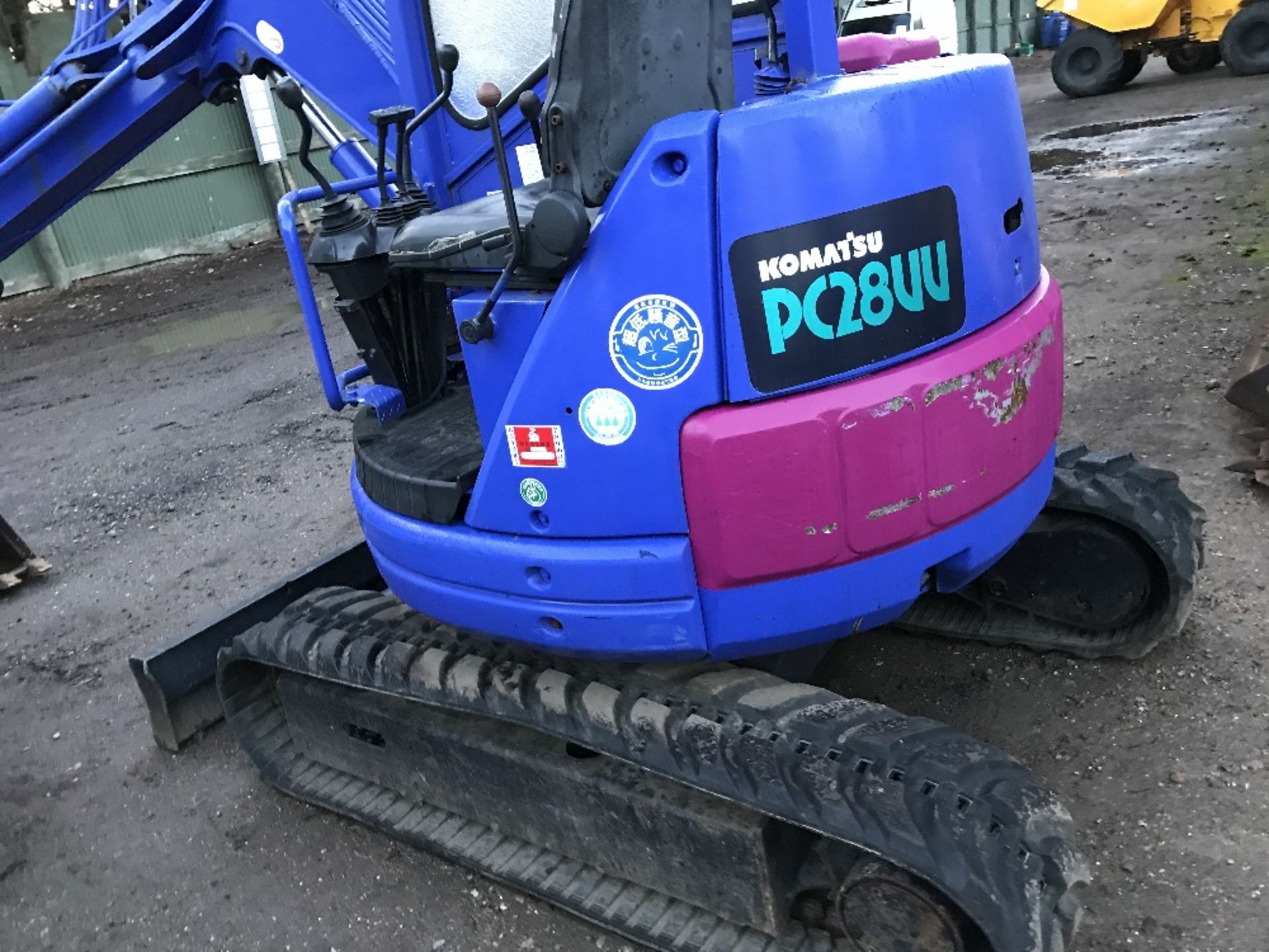 Komatsu PC28UU mini digger, yr2004 SN;14759 WHEN TESTED WAS SEEN TO DRIVE AND DIG - Image 6 of 8