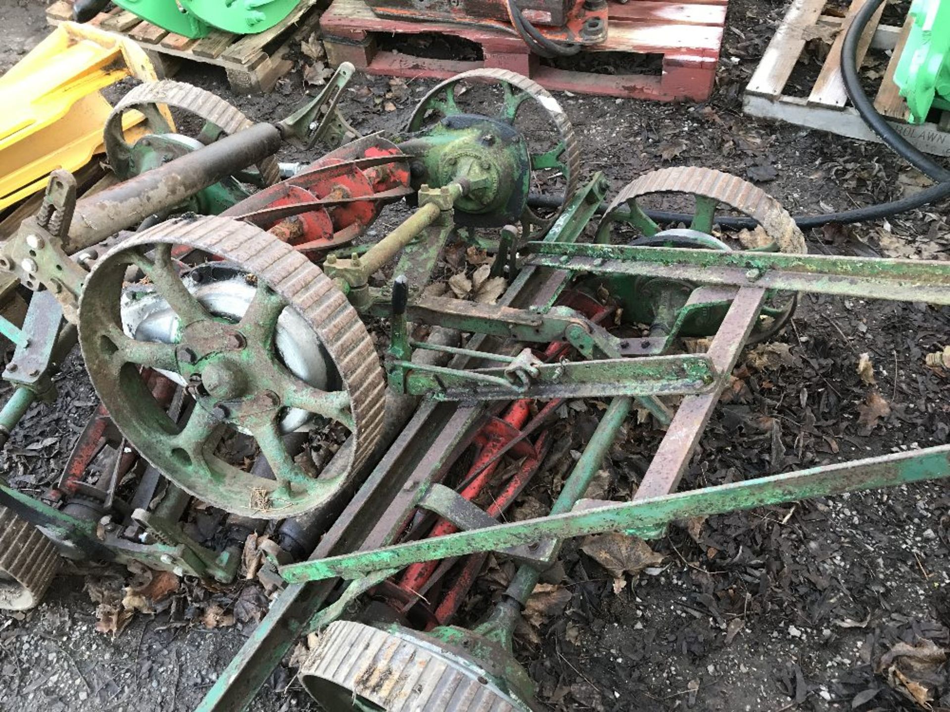 Set of towed gang mowers, wheel driven - Image 3 of 3