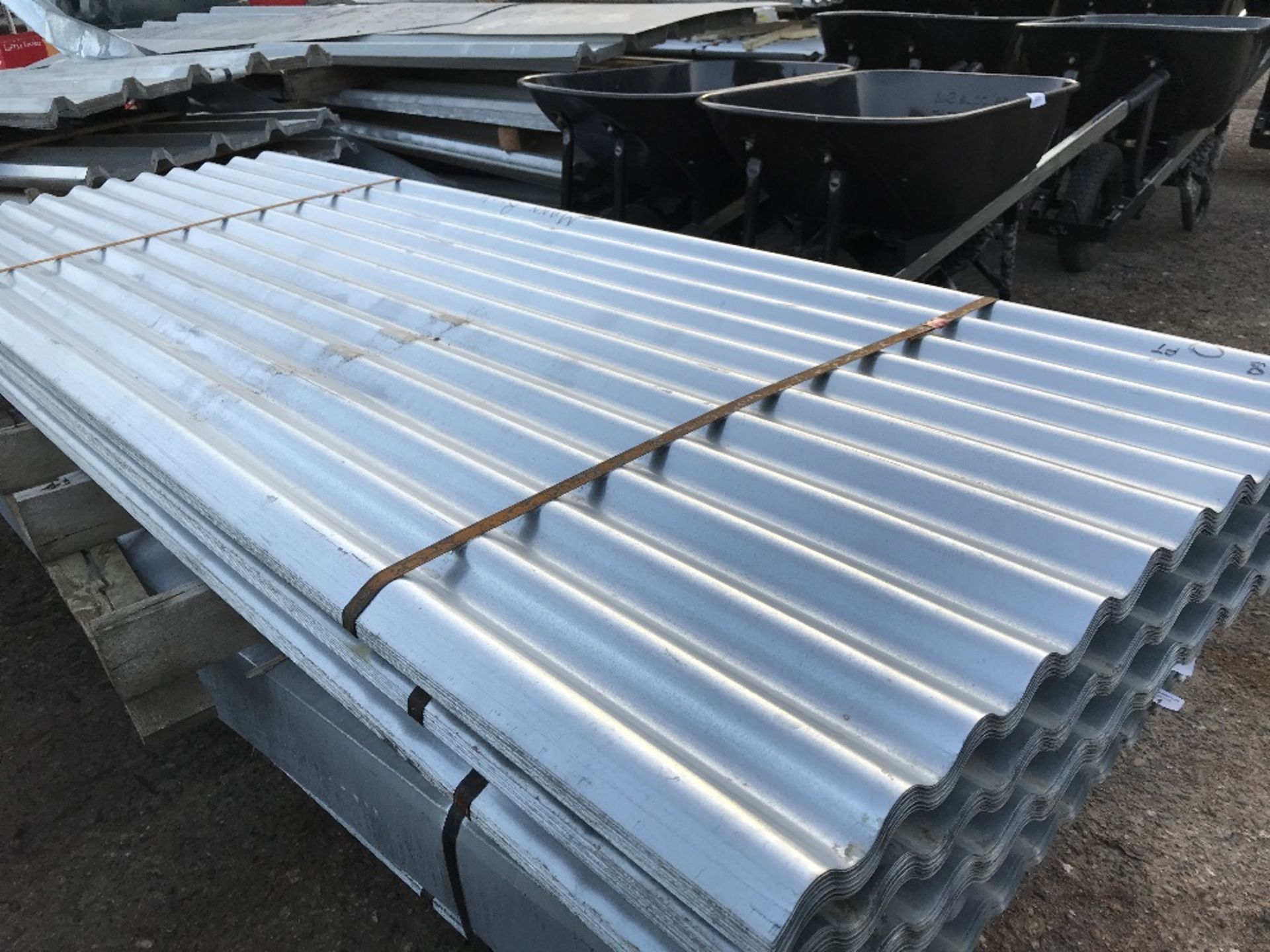 Pack of 25no. 10ft galvanised corrugated roof sheets