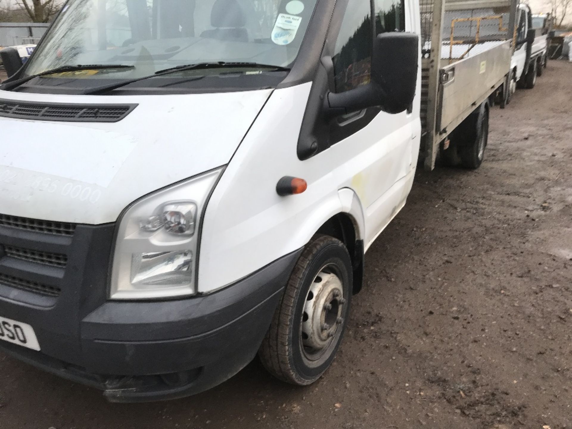 FORD TRANSIT DROP SIDE FLAT BED TRUCK WITH TAIL LIFT REG:RJ13 OSO 147,682 REC MILES. DIRECT EX - Image 2 of 11