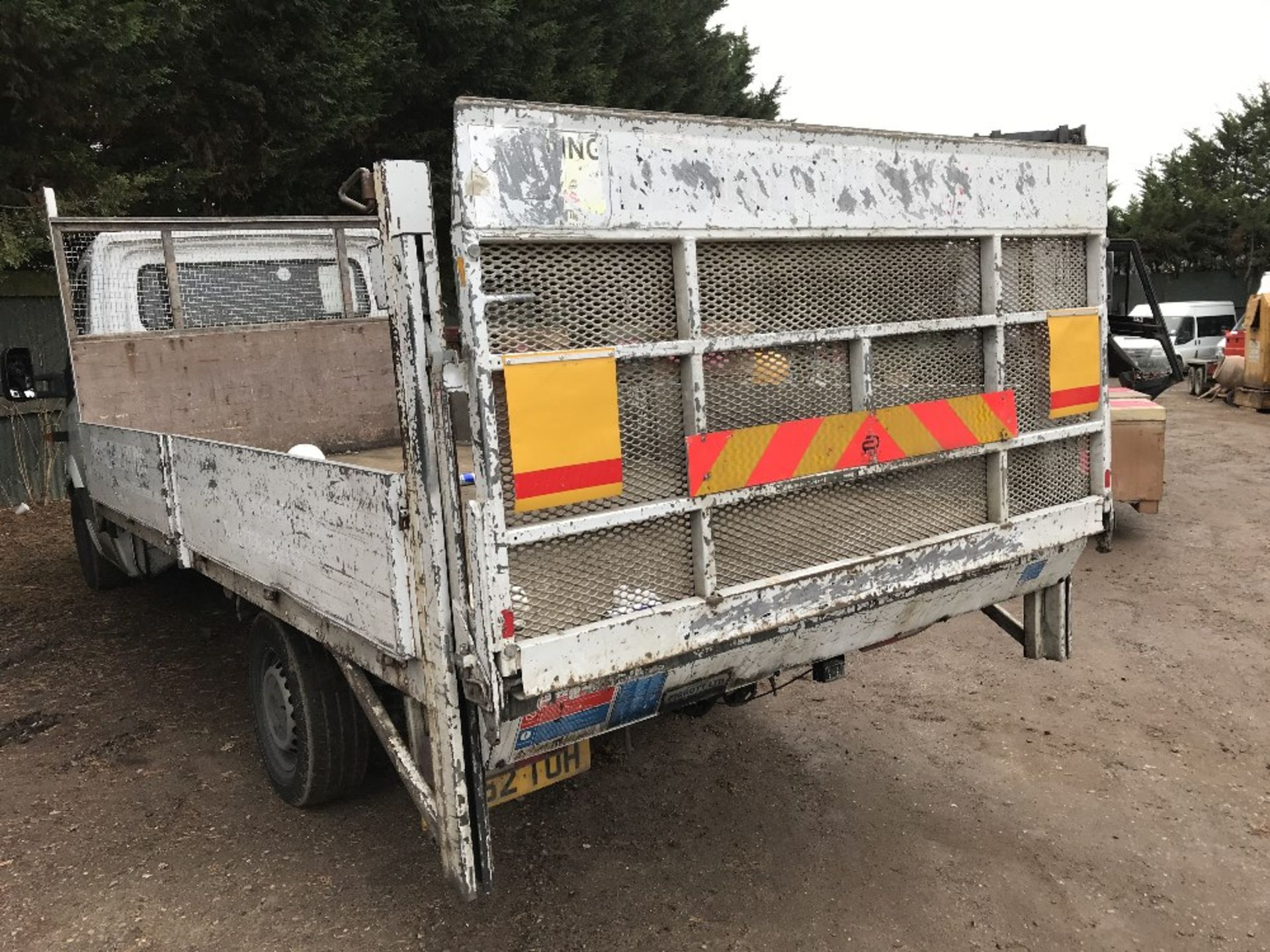 MERCEDES SPRINTER DROP SIDE TRUCK WITH TAIL LIFT REG: LR62 TOH DIRECT FROM LOCAL COMPANY AS PART - Image 5 of 10