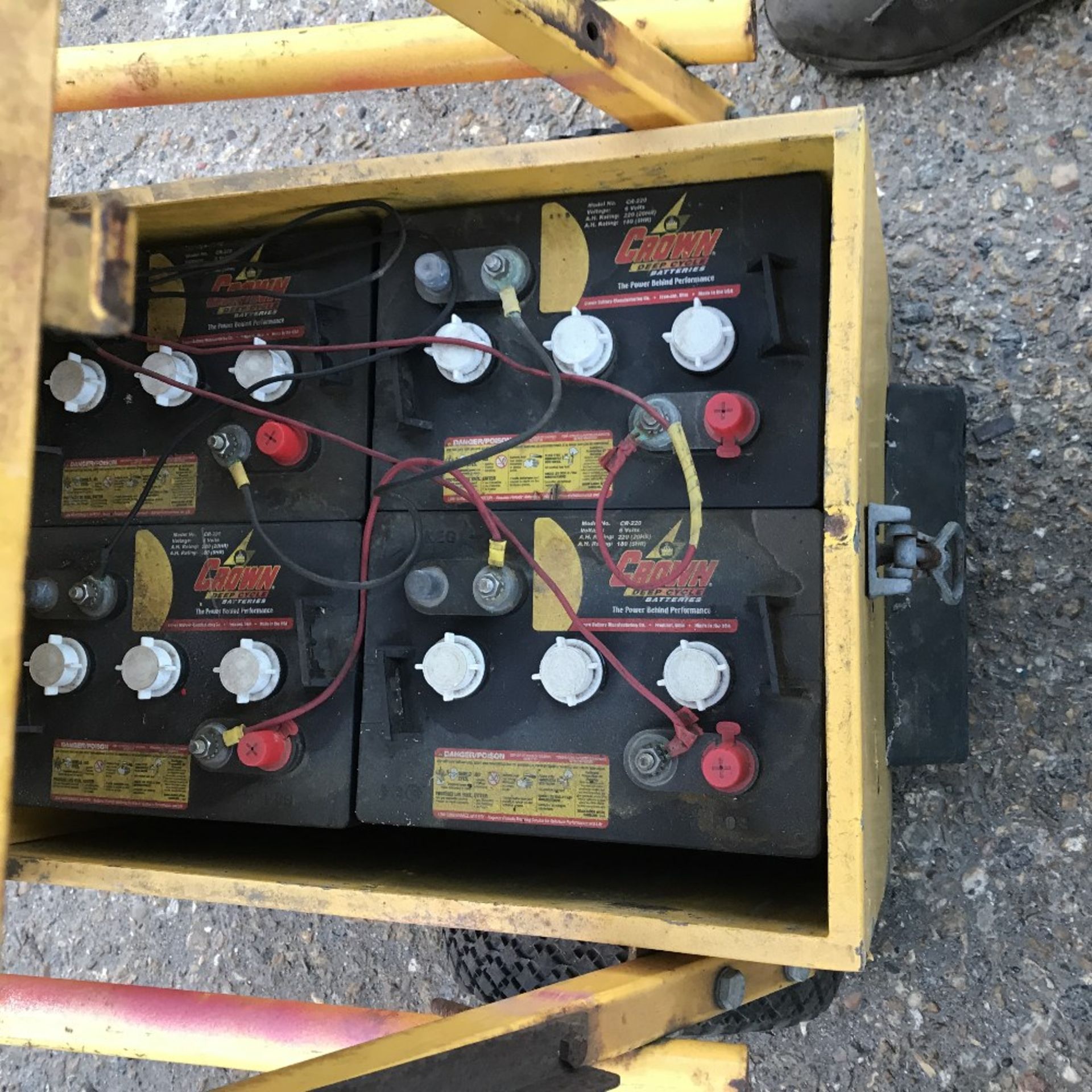 4 X BATTERY POWERED TRAFFIC LIGHT UNITS..UNTESTED - Image 5 of 6