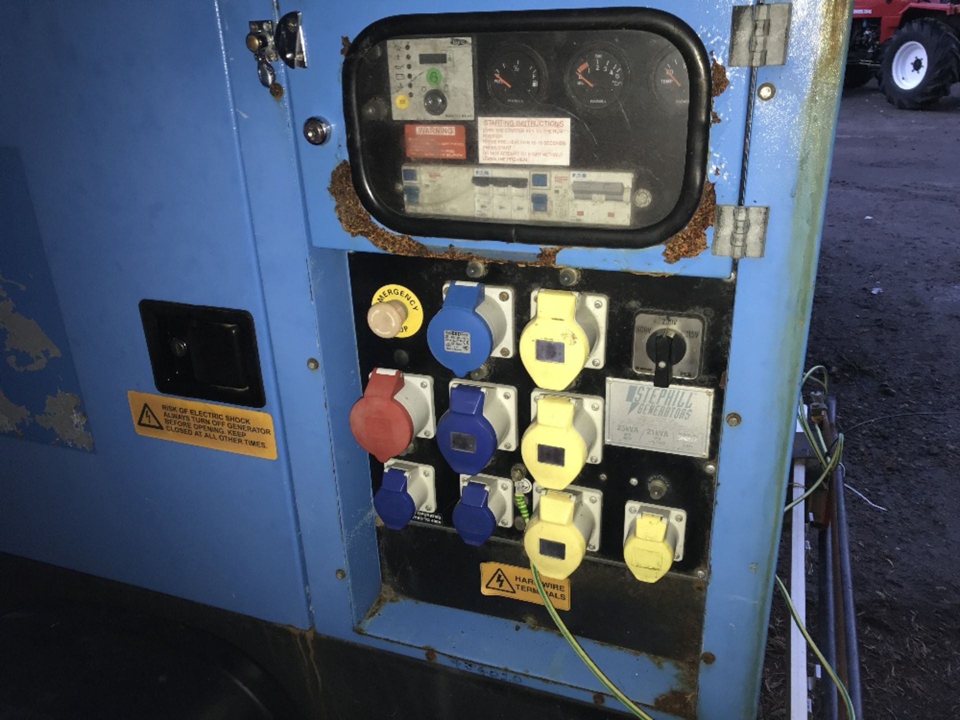 25KVA TOWED STEPHILL GENERATOR SET, BLUE WHEN TESTED WAS SEEN TO RUN AND MAKE POWER - Image 3 of 6