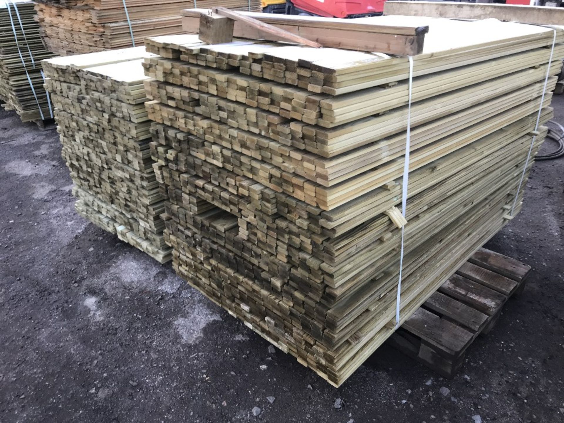 2 X PALLETS OF 5CM X 1.5CM X 1.83M LENGTH TIMBER FENCING SLATS - Image 2 of 3
