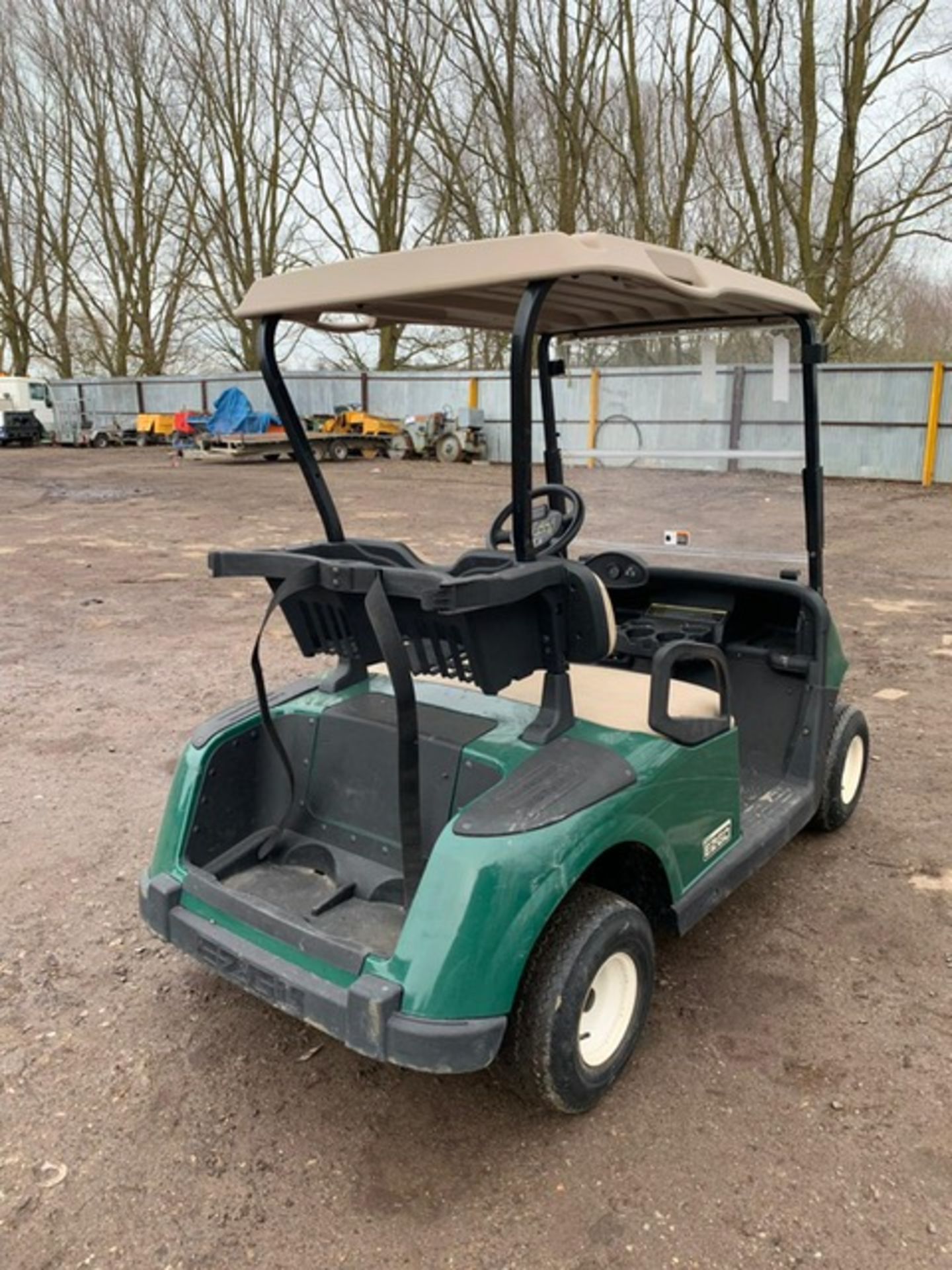 EZGO PETROL ENGINED GOLF BUGGY - Image 4 of 7