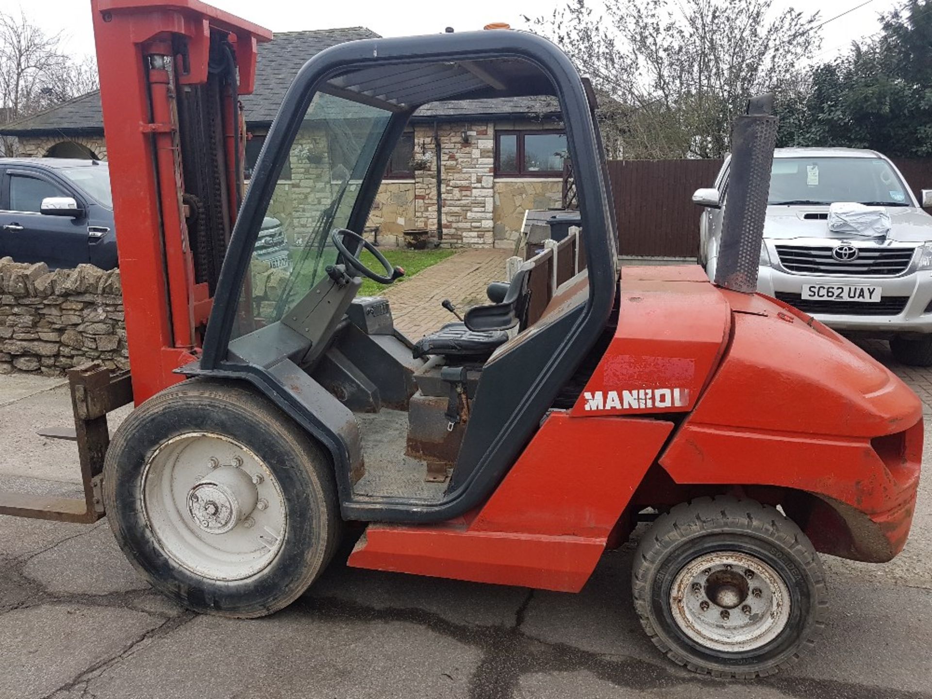 MANITOU MSI 30D DIESEL FORKLIFT TRUCK WITH TRIPLE 3 STAGE MAST, PART CAB, TOYOTA ENGINE LOT - Image 4 of 4