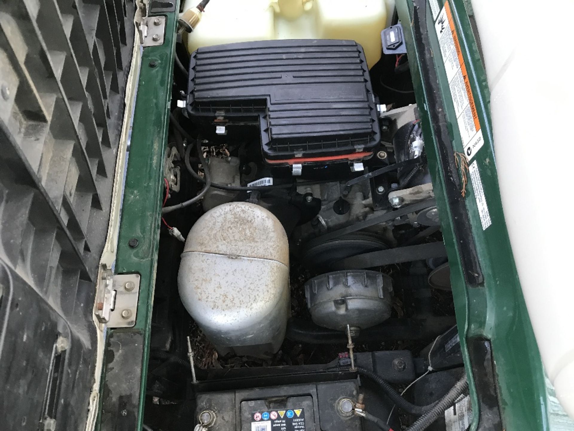 YAMAHA GOLF BUGGY, PETROL ENGINED TURNS OVER NOT STARTING...FUEL?? - Image 2 of 3