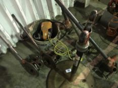 ASSORTED PLUMBING RELATED EQUIPMENT INCLUDING ROLLER STAND, DIES, BUCKET, PEDAL & 3 X CHAIN CLAMPS/
