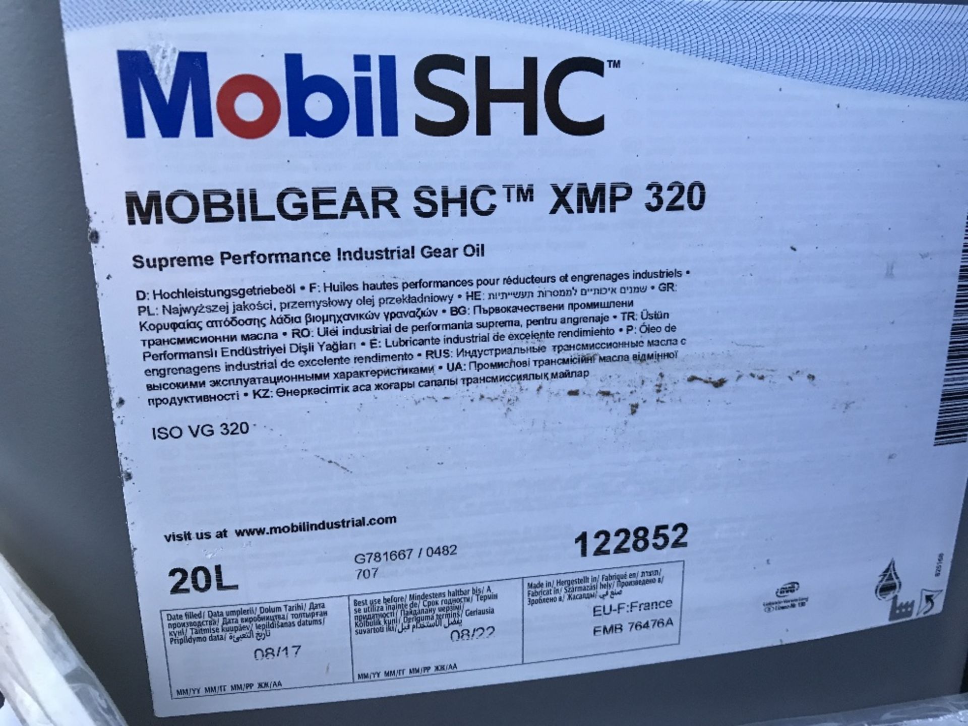 8 X DRUMS OF MOBIL GEAR SHC XMP320 GEAR OIL DRUMS NO VAT ON HAMMER PRICE - Image 2 of 2