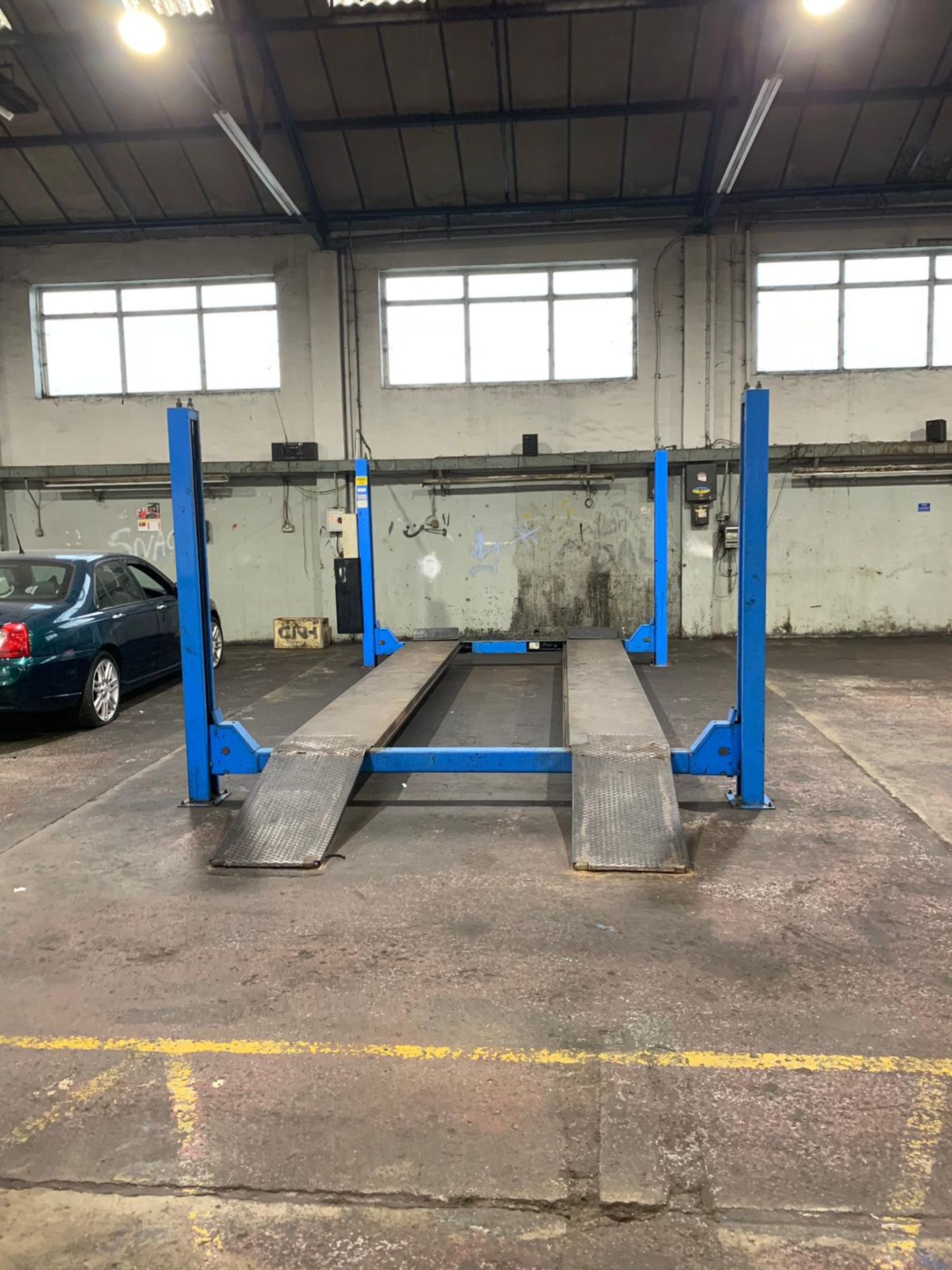 HOFFMANN 442LP 3 PHASE POWERED 4 POST VEHICLE LIFT