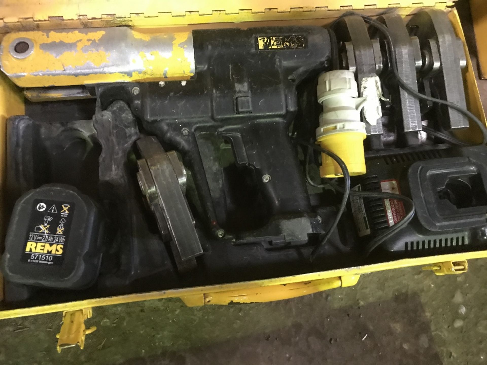 REMS BATTERY POWERED CRIMPER C/W HEADS ETC AS SHOWN IN IMAGES DIRECT FROM TRAINING SCHOOL