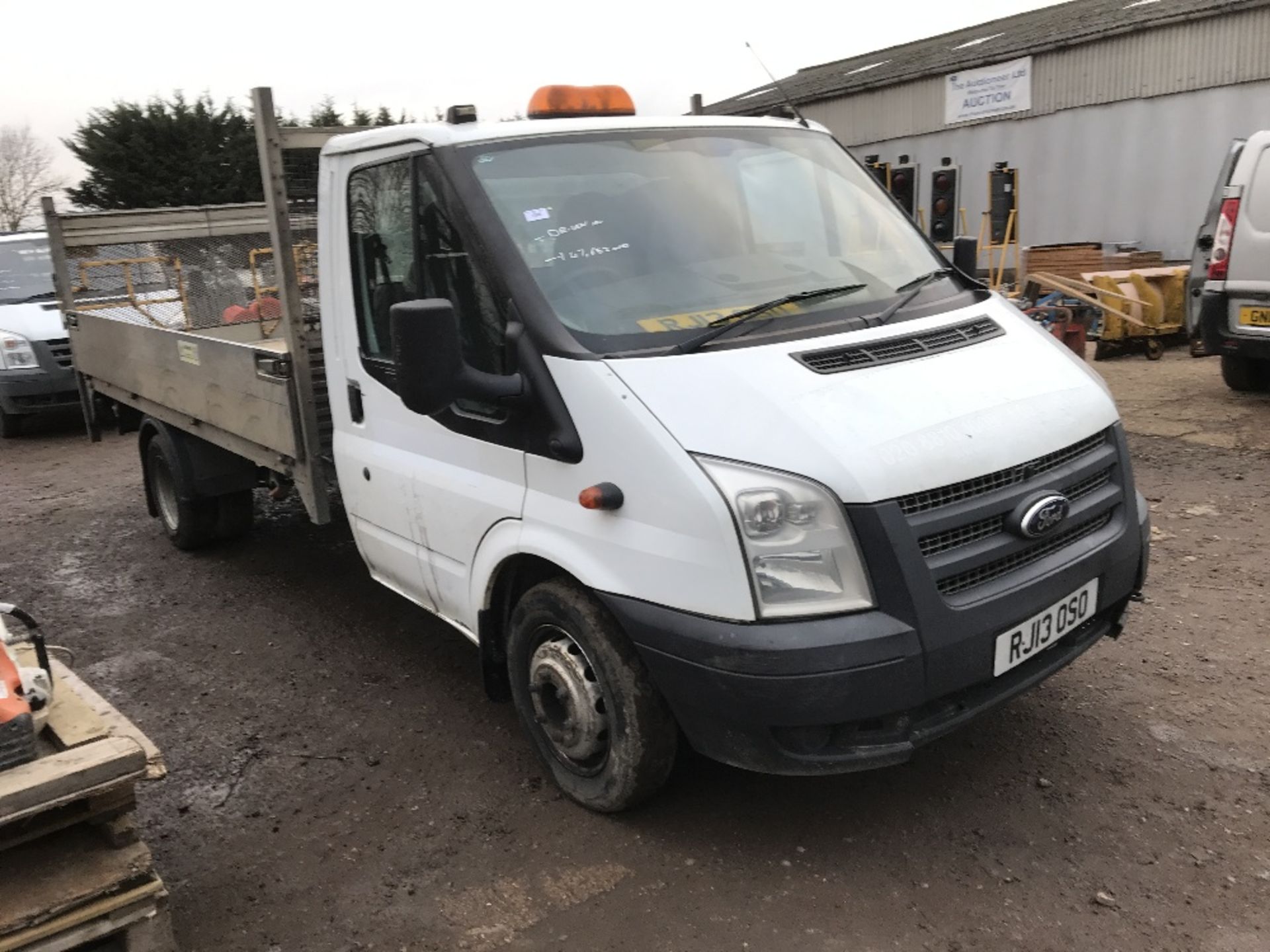FORD TRANSIT DROP SIDE FLAT BED TRUCK WITH TAIL LIFT REG:RJ13 OSO 147,682 REC MILES. DIRECT EX