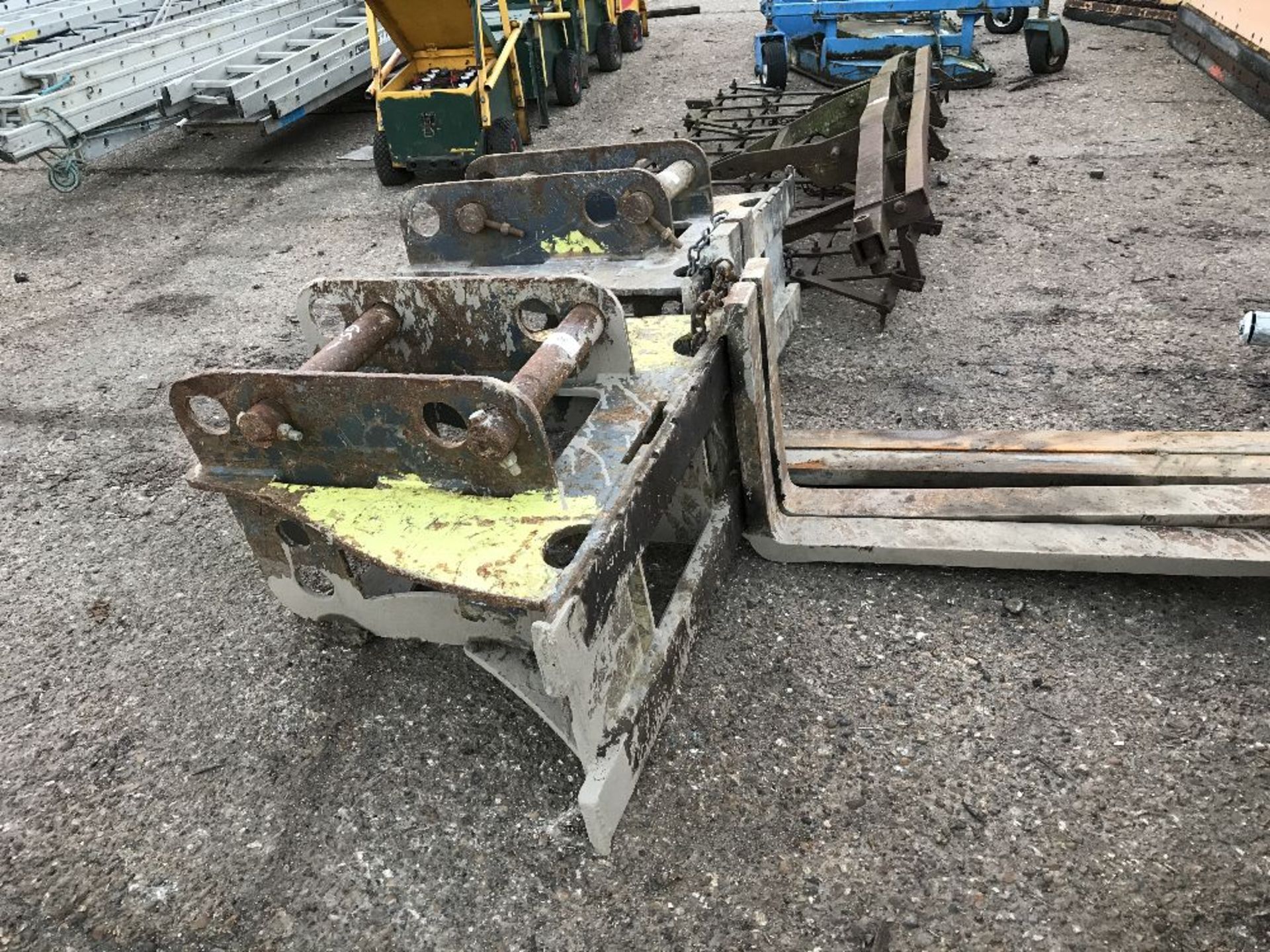 SET OF STRICKLAND EXCAVATOR MOUNTED PALLET FORKS, 65MM PINS, PREVIOUSLY USED ON HITACHI MACHINE,