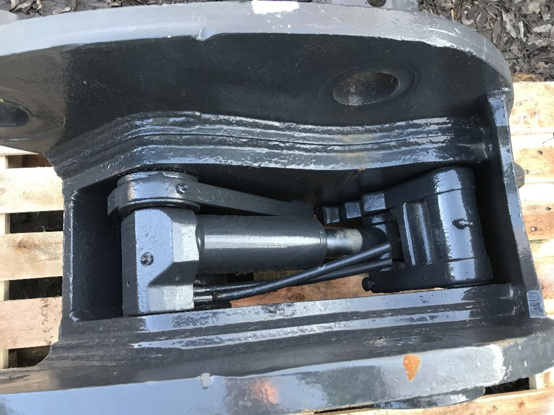 Quick hitch for JCB JS130 or similar, untested - Image 2 of 3