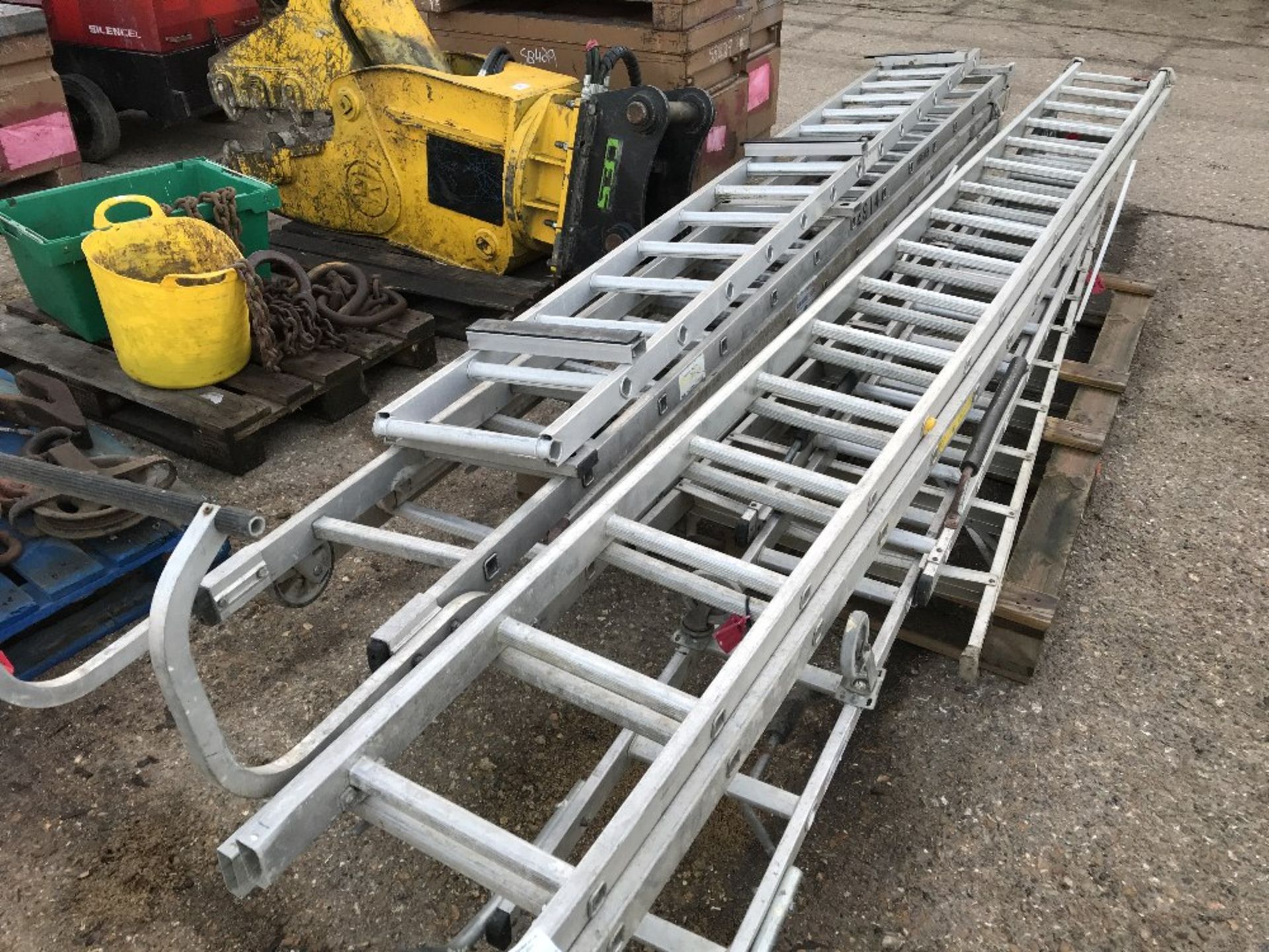 STEP LADDER, ROOF AND OTHER LADDERS