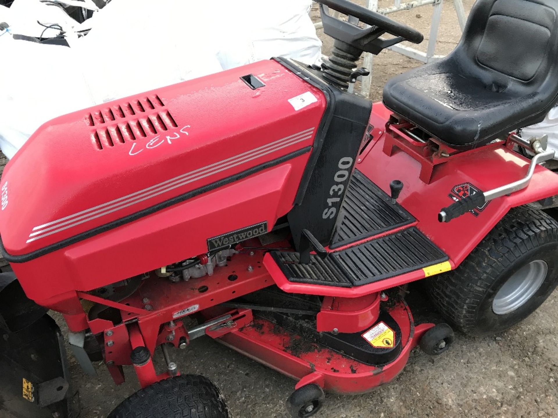 WESTWOOD S1300 RIDE ON MOWER, UNTESTED..NO VAT ON HAMMER PRICE