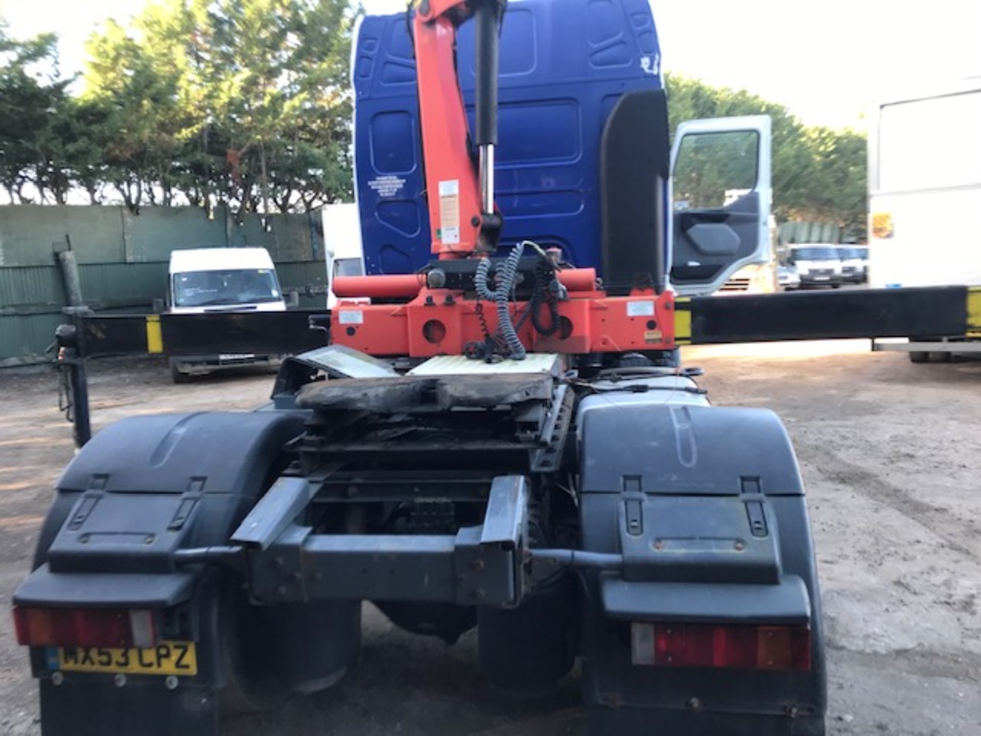 RENAULT 4x2 TRACTOR UNIT WITH SLEEPER CAB AND FITTED WITH PALFINGER PK12000 CRANE, YEAR 2003, REG: - Image 11 of 11