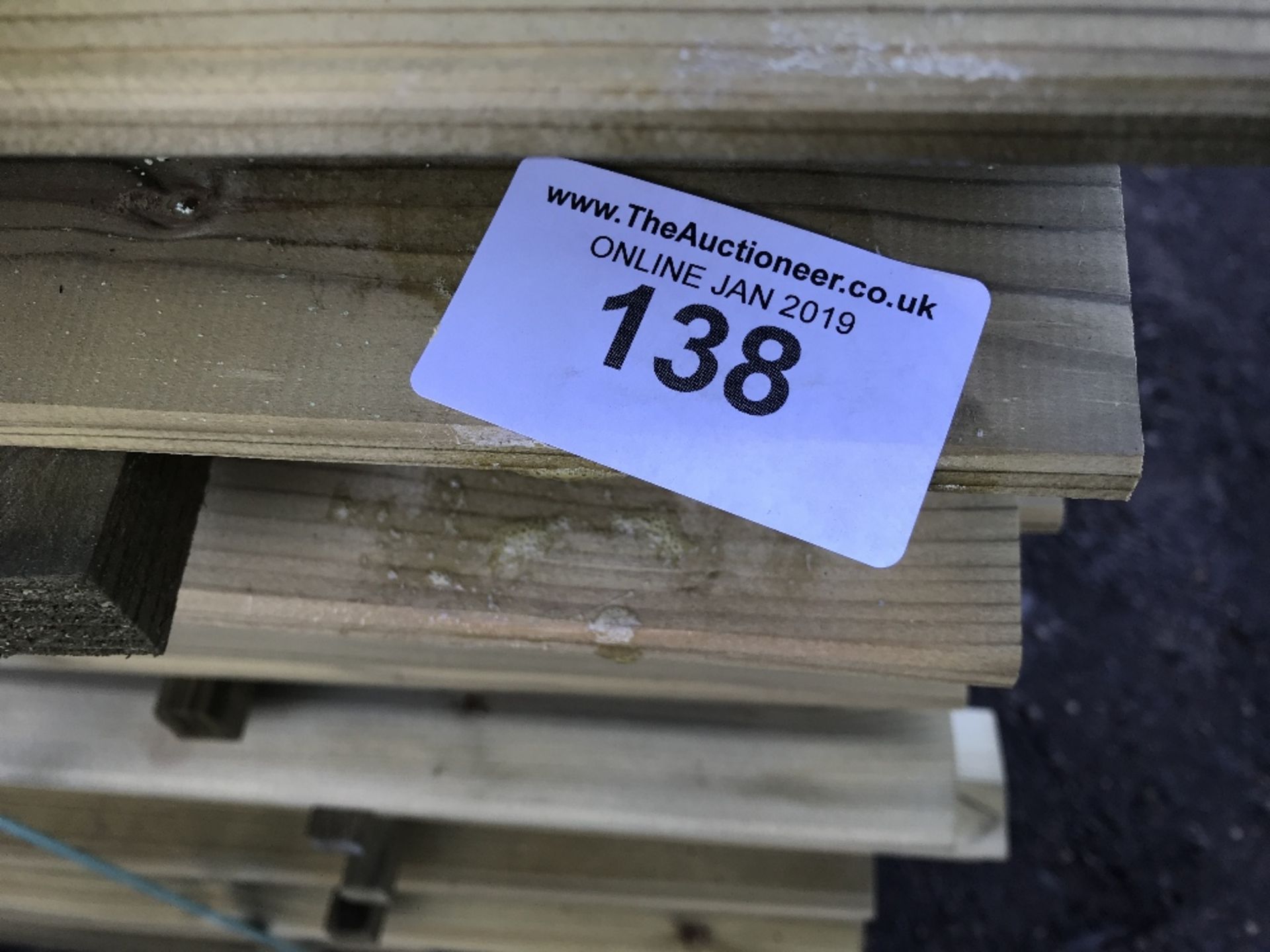 PALLET OF MACHINED TRIANGLE PROFILE TIMBERS 7.5CM WIDTH, 1.78M LENGTH - Image 4 of 4