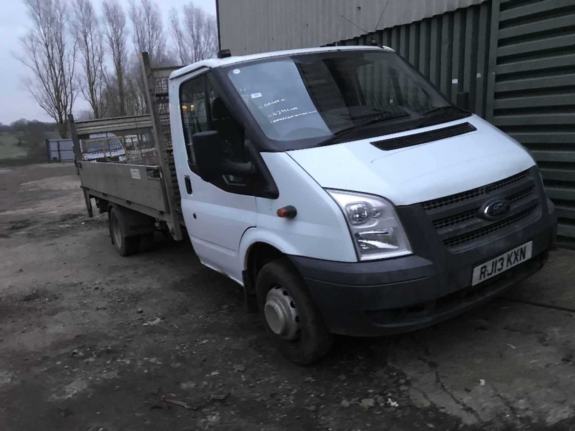 FORD TRANSIT DROP SIDE FLAT BED TRUCK WITH TAIL LIFT, REG:RJ13 KXN 147,952 REC MILES DIRECT EX