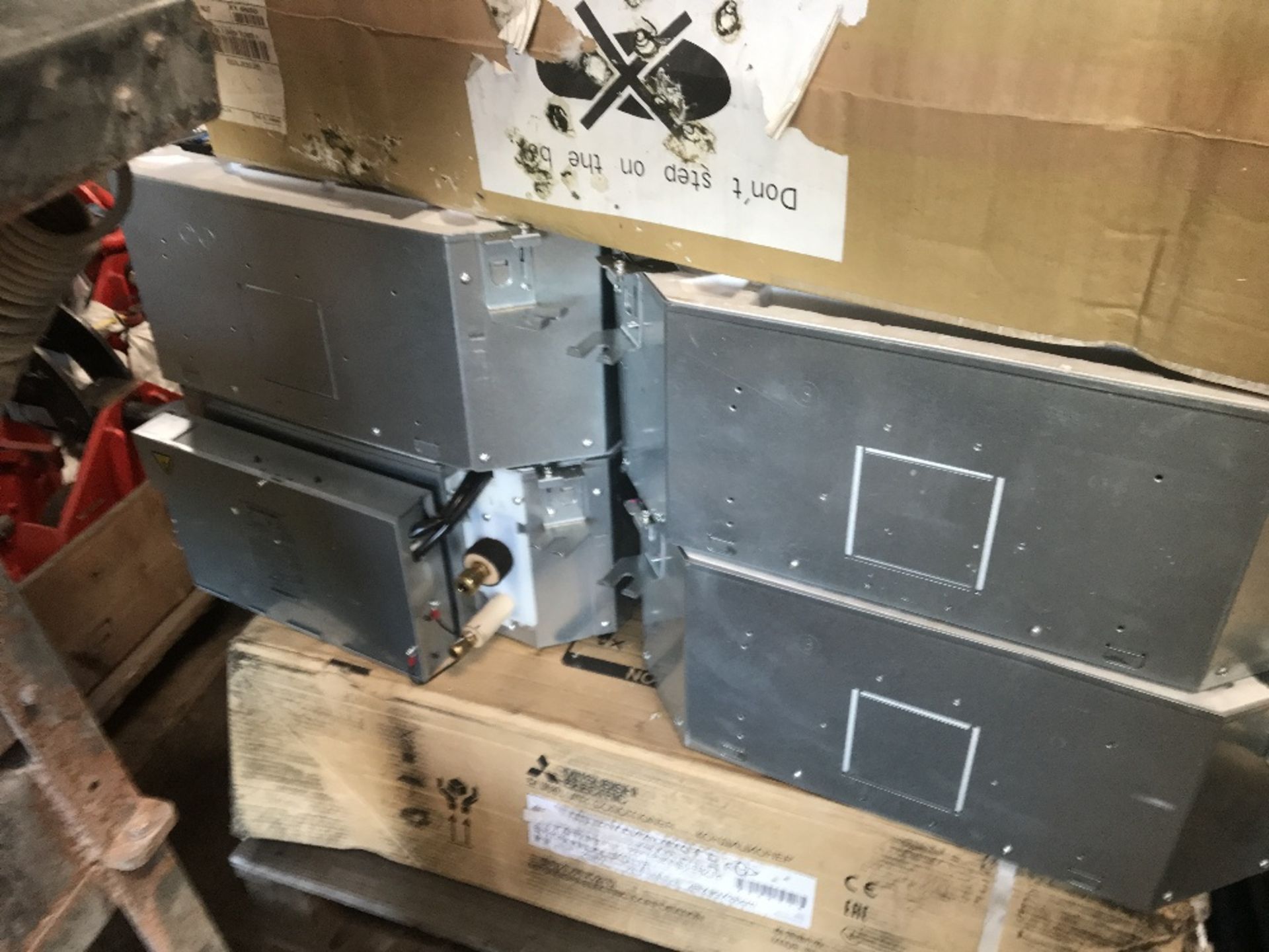 2 X PALLETS OF AIR CONDITIONING EQUIPMENT - Image 5 of 5