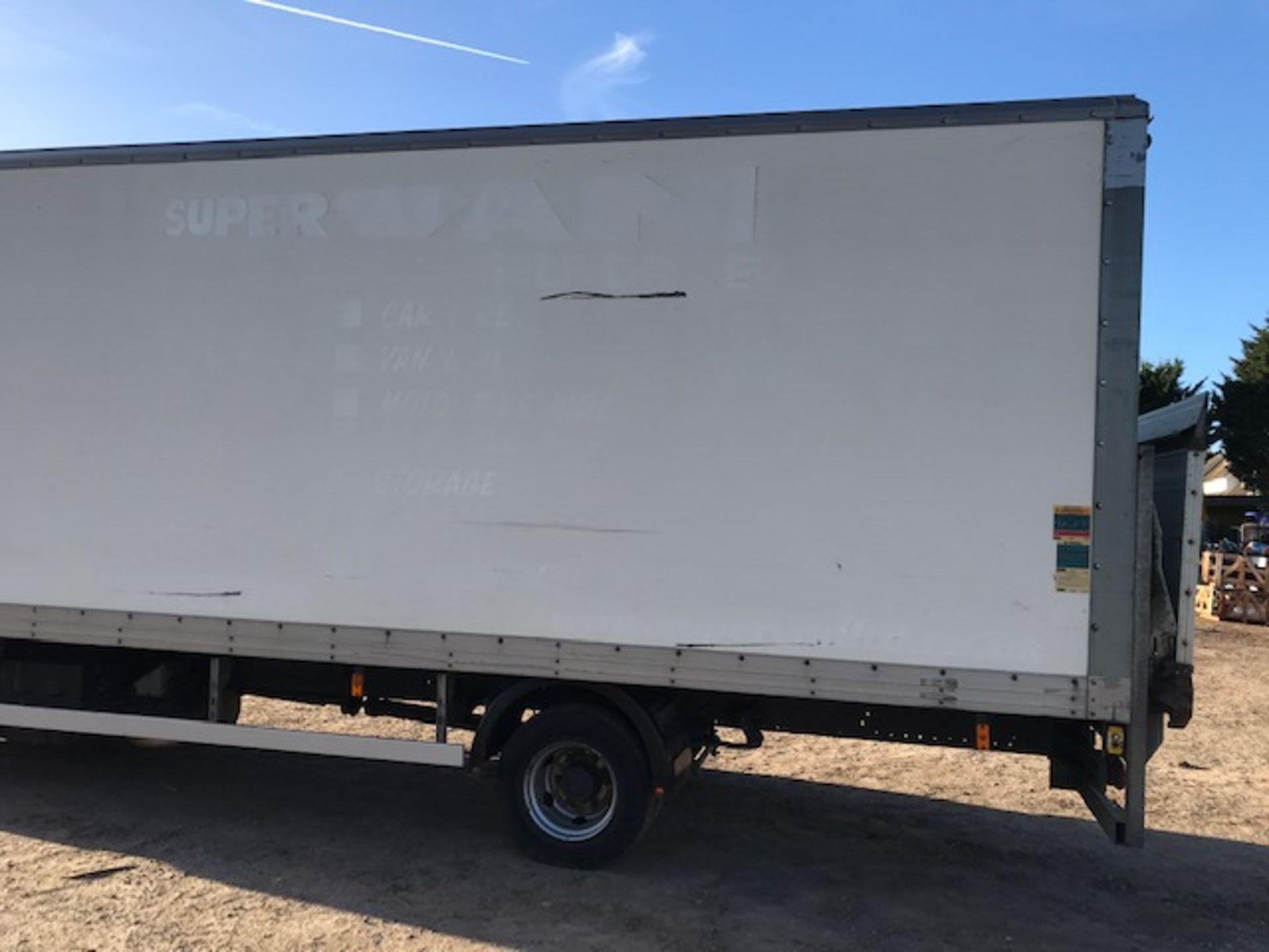 Renault Midlum 7500Kg box lorry with tail lift, reg. EU12 CKC, WITH V5. TEST TO 30.6.2019. Direct ex - Image 12 of 23
