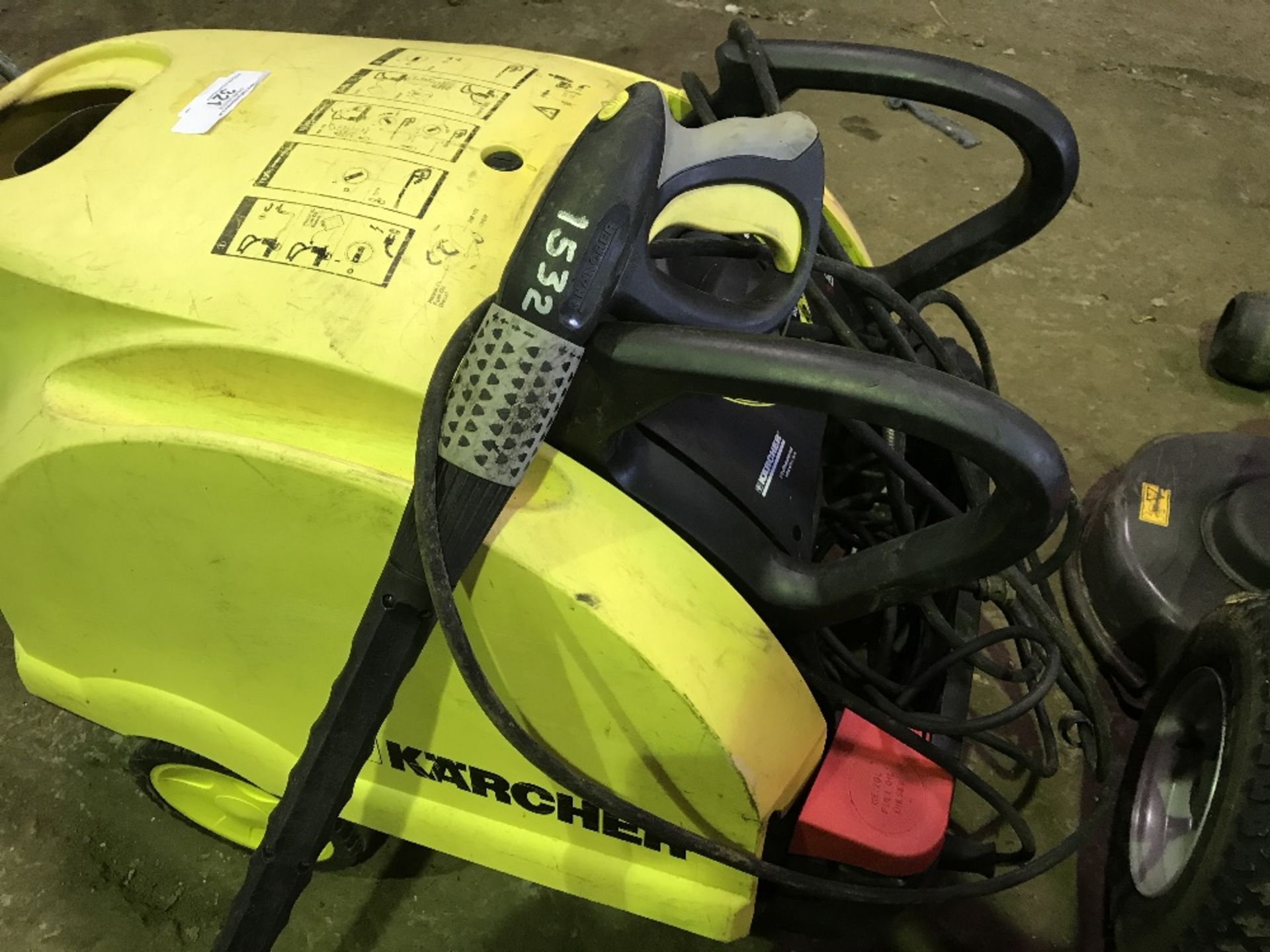 KARCHER STEAM CLEANER.. SOLD UNDER THE AUCTIONEERS MARGIN SCHEME…NO VAT WILL BE CHARGED ON THE