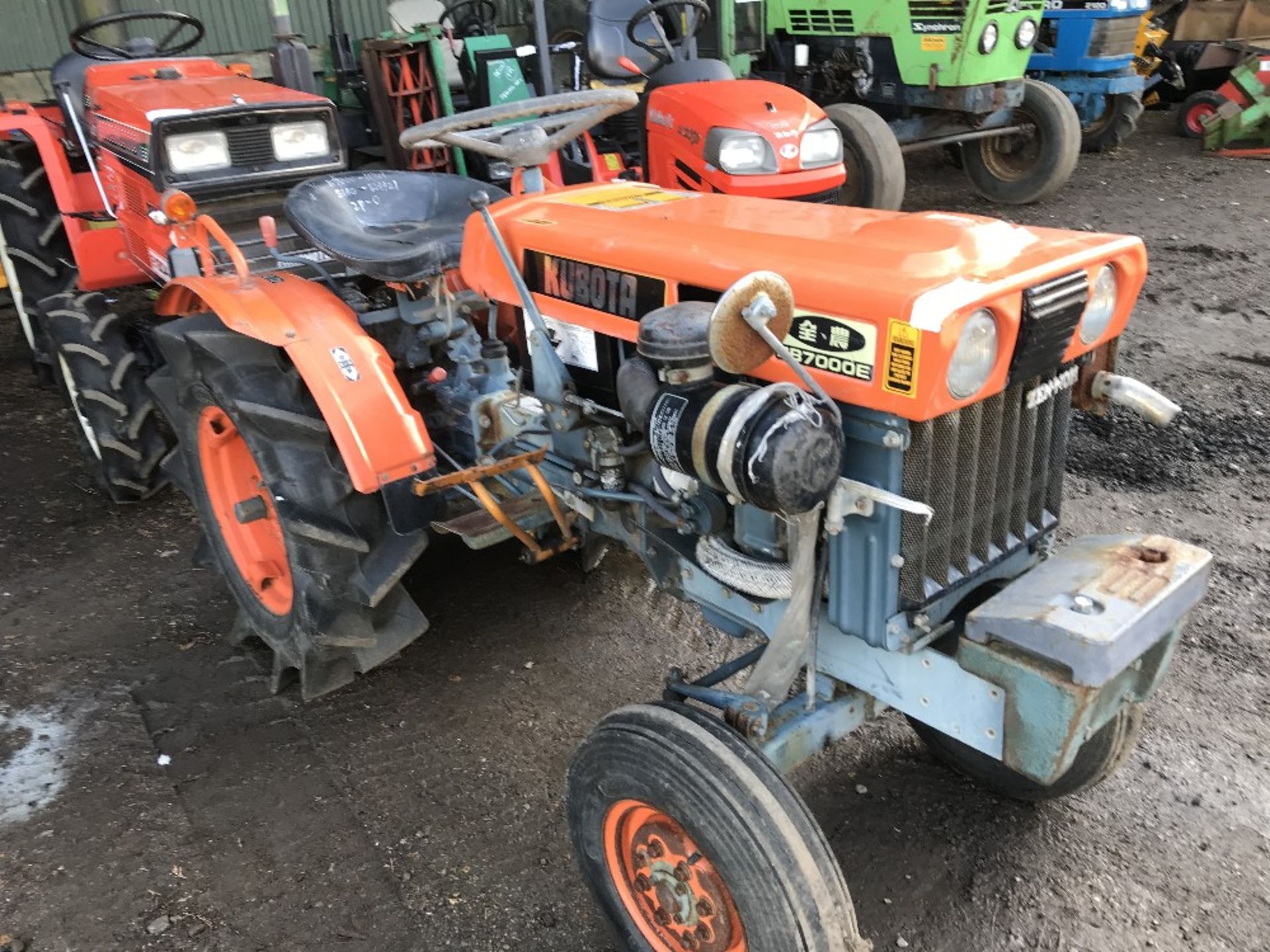Kubota ZB7000E 2wd compact tractor c/w rear linkage WHEN TESTED WAS SEEN TO RUN, DRIVE, STEER AND