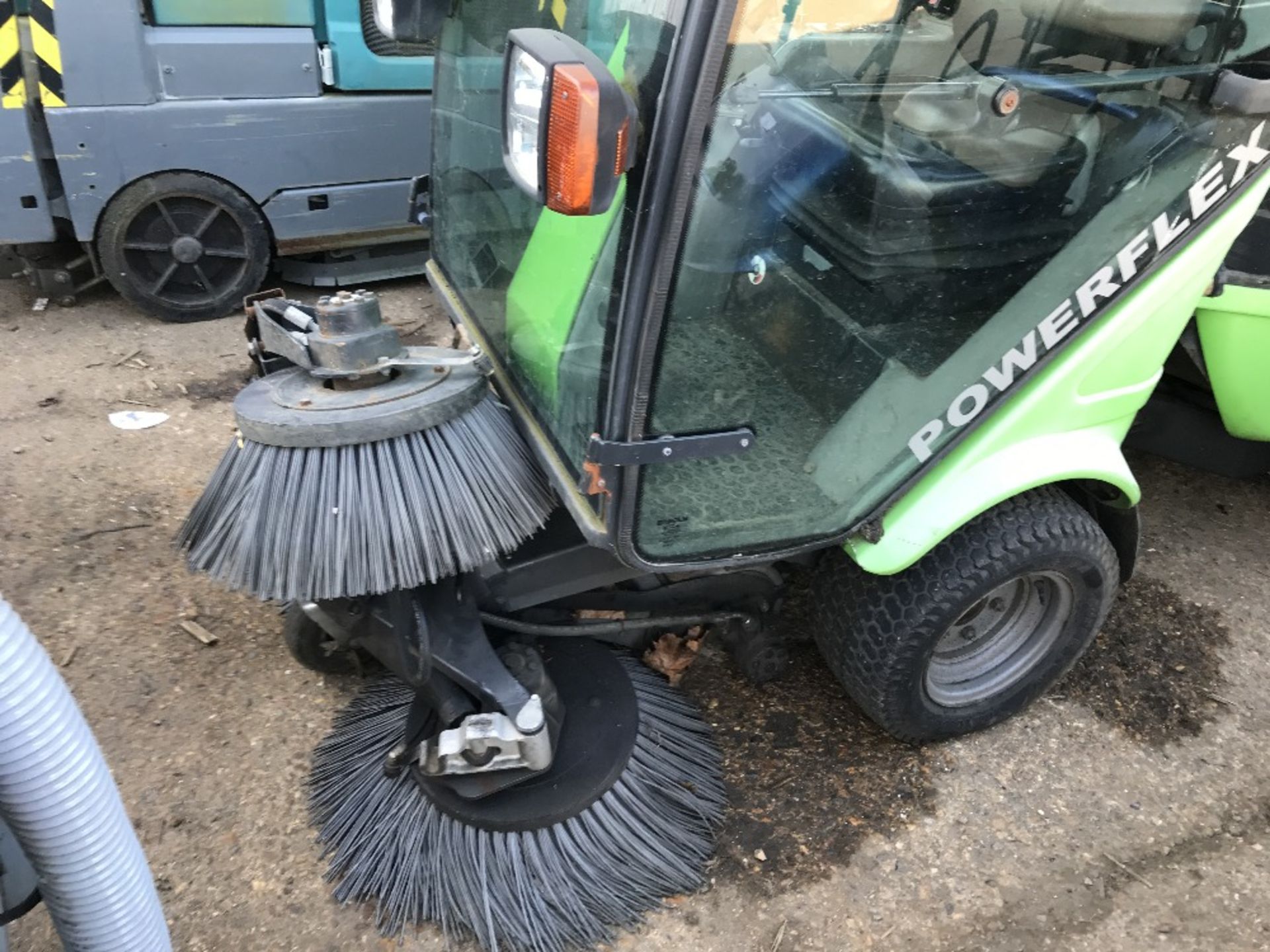 POWERFLEX EGHOLM 2200 CABBED SWEEPER UNIT. YEAR 2009. NO KEY....SOURCED FROM LARGE CONTRACT CLEANING - Image 2 of 8