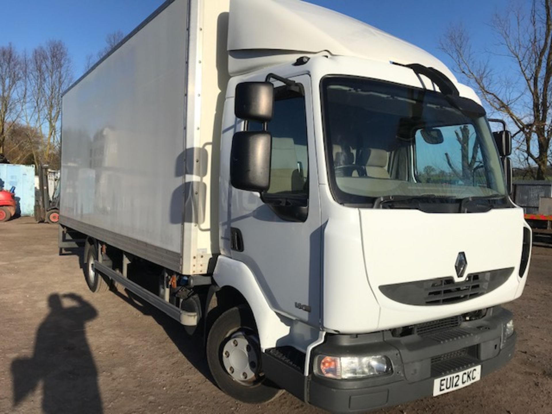 Renault Midlum 7500Kg box lorry with tail lift, reg. EU12 CKC, WITH V5. TEST TO 30.6.2019. Direct ex - Image 9 of 23