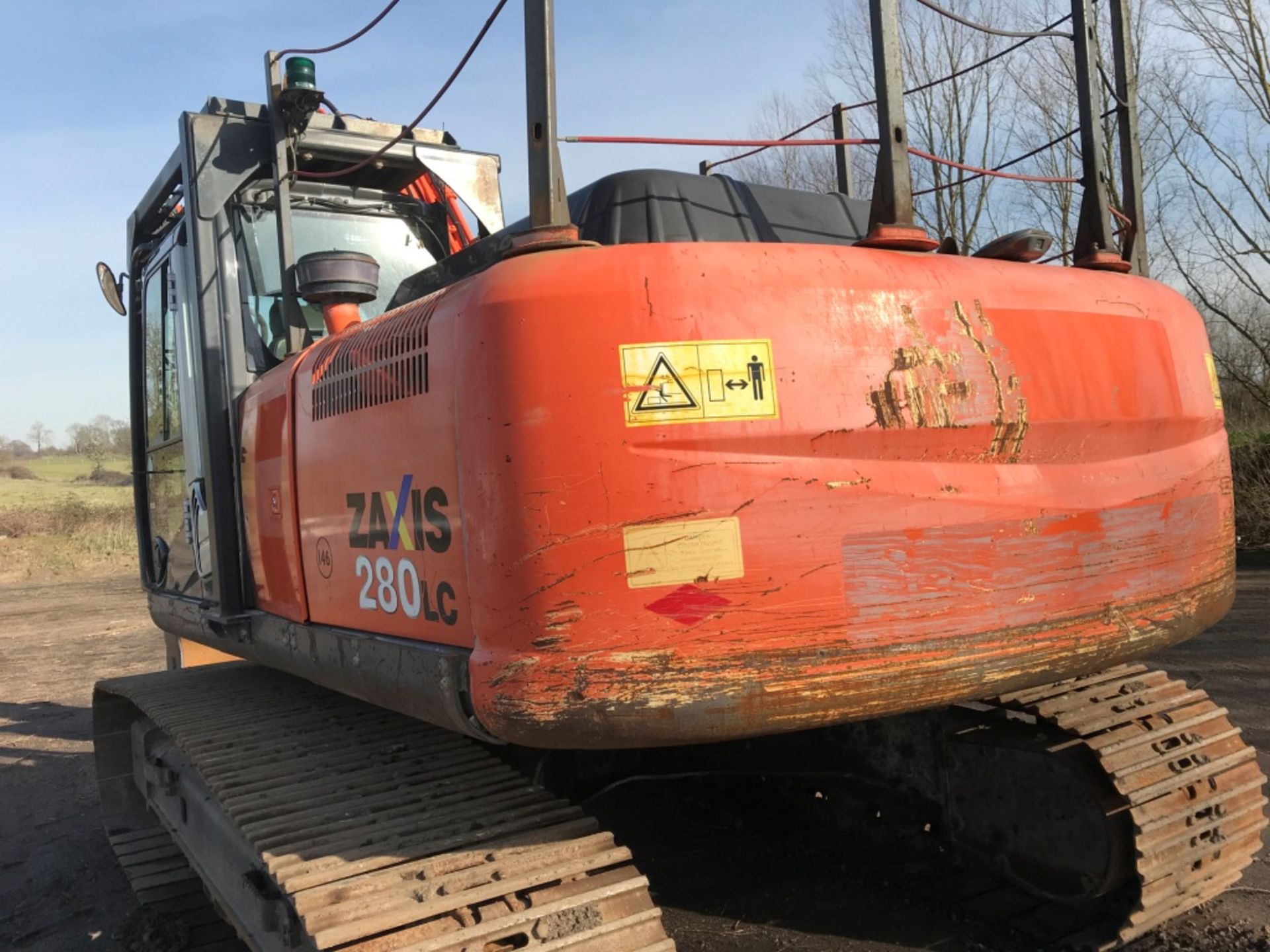 HITACHI ZX280 EXCAVATOR WITH 2 BUCKETS YEAR 2012 9461 REC HRS SN:HCMBFK00J00032830 WHEN TESTED WAS - Image 7 of 9