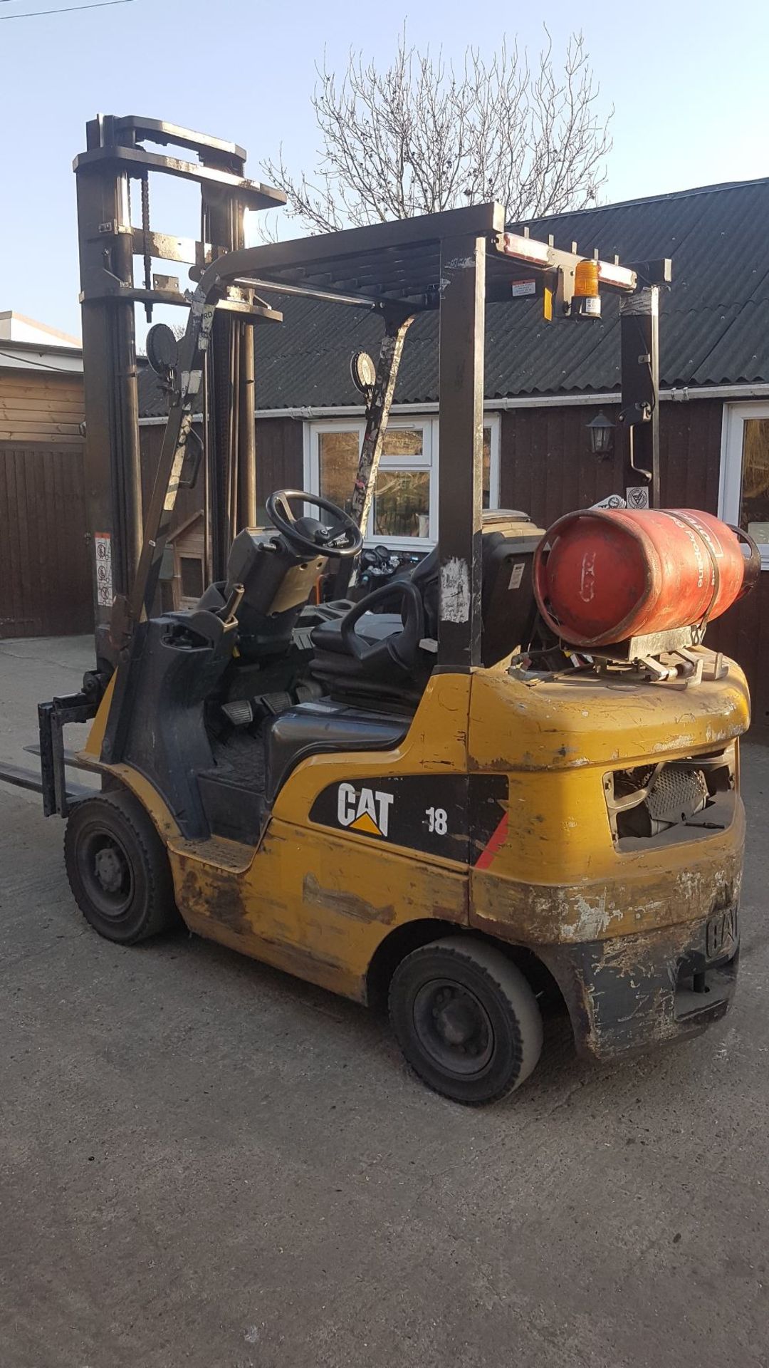 CATERPILLAR GP18N GAS FORKLIFT TRUCK, YEAR 2013 BUILD, 4METRE LIFT MAST, SIDE SHIFT. VENDORS