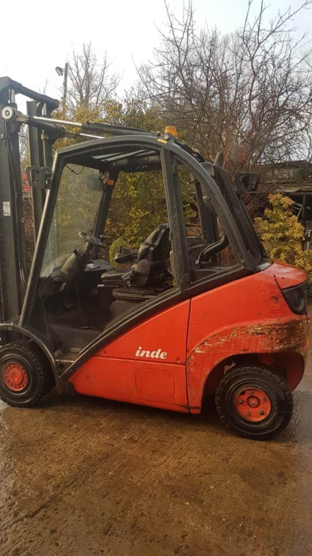 LINDE H25D DIESEL FORKLIFT, 2.5 TONNE RATED, PART CABIN. VENDORS COMMENTS: WHEN TESTED THIS - Image 2 of 2