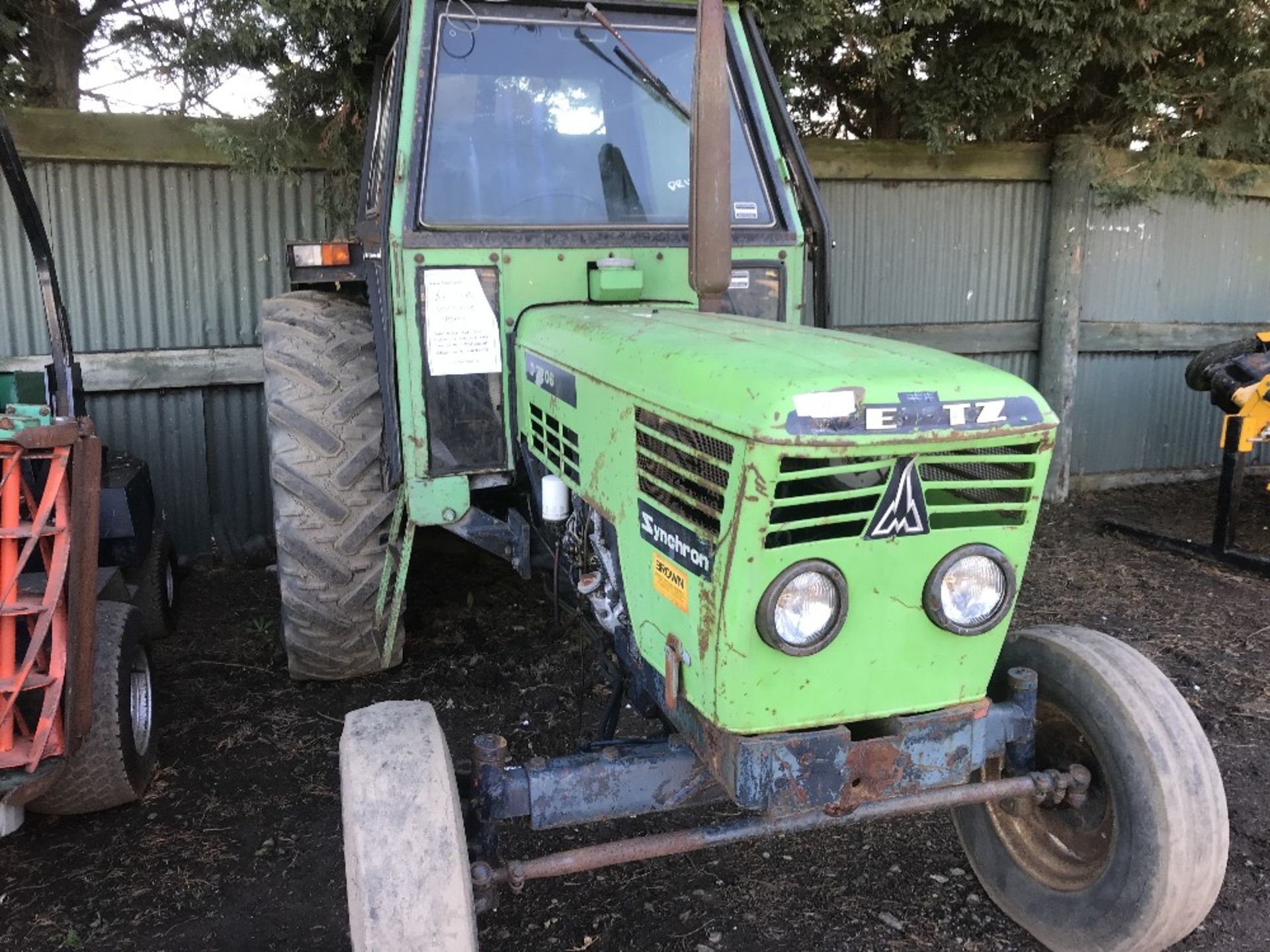 Deutz D7206 Synchron 2wd tractor WHEN TESTED WAS SEEN TO RUN, DRIVE, STEER AND BRAKE