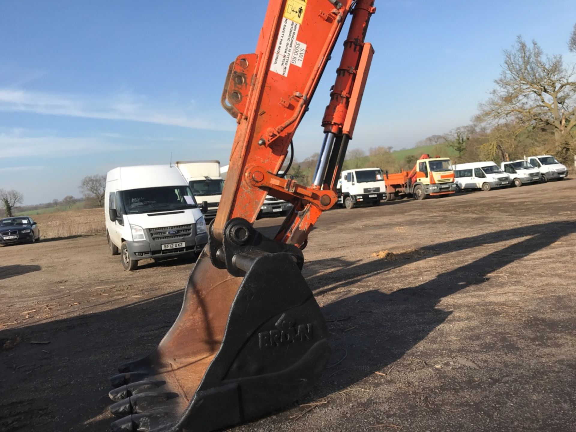 HITACHI ZX280 EXCAVATOR WITH 2 BUCKETS YEAR 2012 9461 REC HRS SN:HCMBFK00J00032830 WHEN TESTED WAS - Image 2 of 9