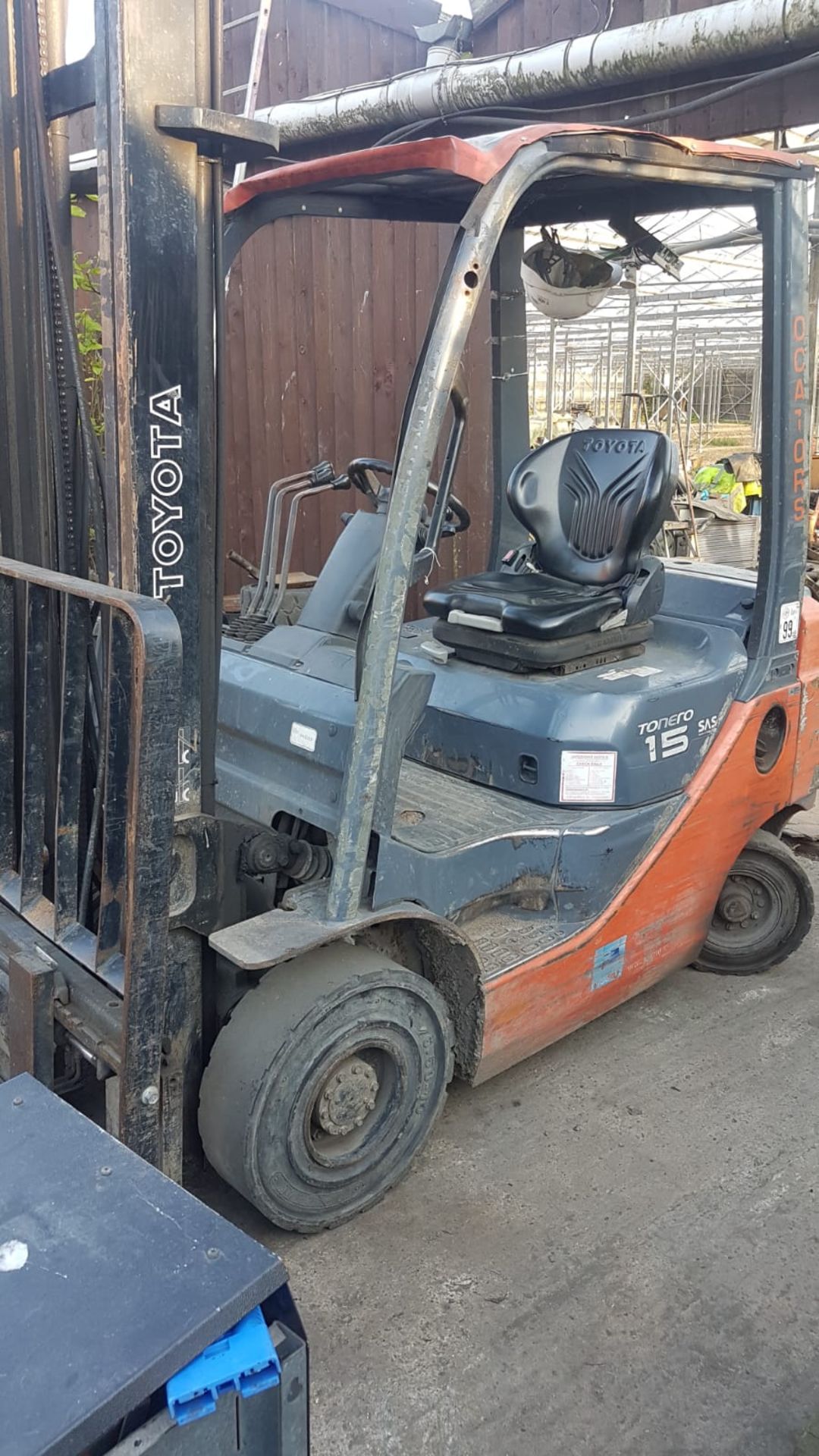 TOYOTA 8FD15 1.5TONNE DIESEL FORKLIFT, YEAR 2007 WITH SIDE SHIFT SN;8FDF18-10277 ......LOCATED IN - Image 2 of 3