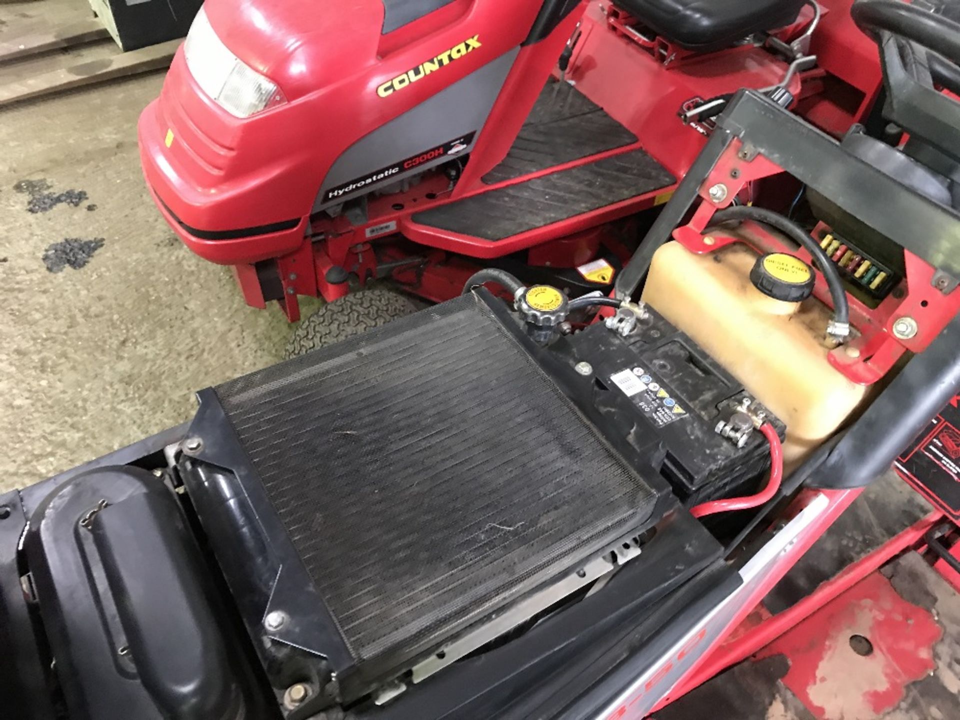 COUNTAX D18-50 RIDE ON MOWER DIESEL ENGINE WITH COLLECTOR ALSO COMES WITH SLITTER ROLLER TRAILER AND - Image 6 of 9