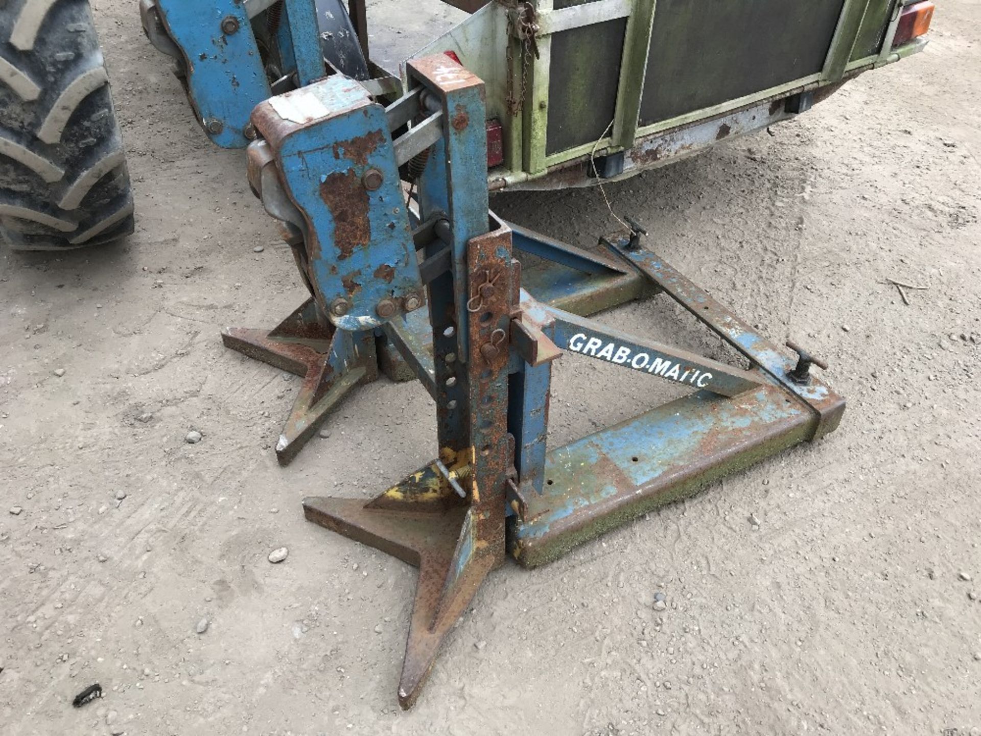 BARREL CLAMP ATTACHMENT FOR FORKLIFT