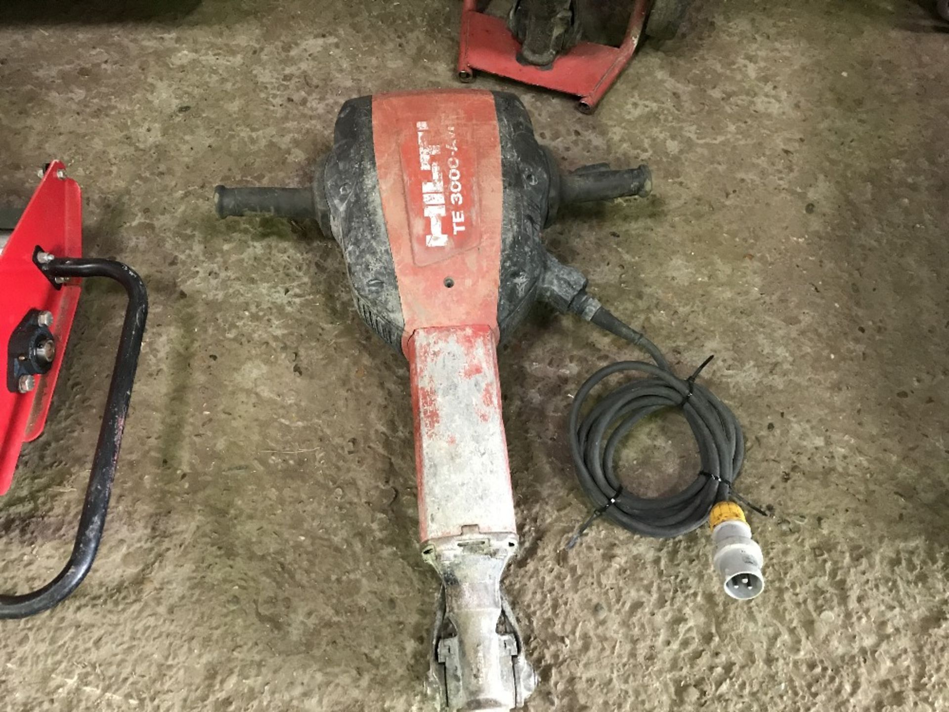 3 X HILTI 3000-AVR HEAVY DUTY UPRIGHT BREAKERS UNTESTED, CONDITION UNKNOWN Sold Under The - Image 2 of 4