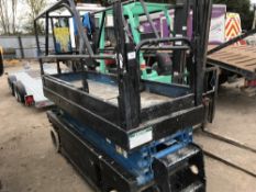 GENIE GS2032 SCISSOR LIFT, YEAR 1998 BUILD