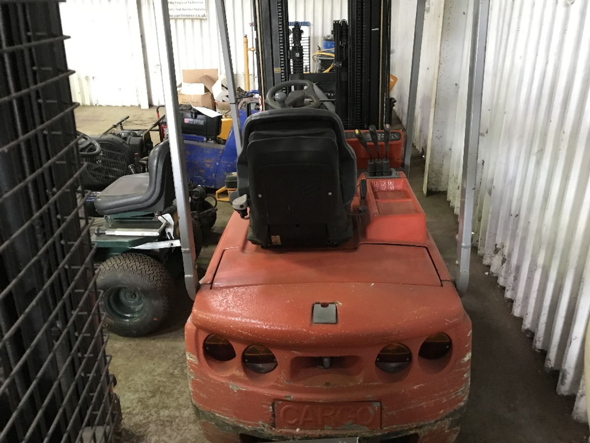 BT CBE15T BATTERY FORKLIFT C/W CHARGER, YR2005, SN: CE261906, EX COMPANY LIQUIDATION Sold Under - Image 3 of 6