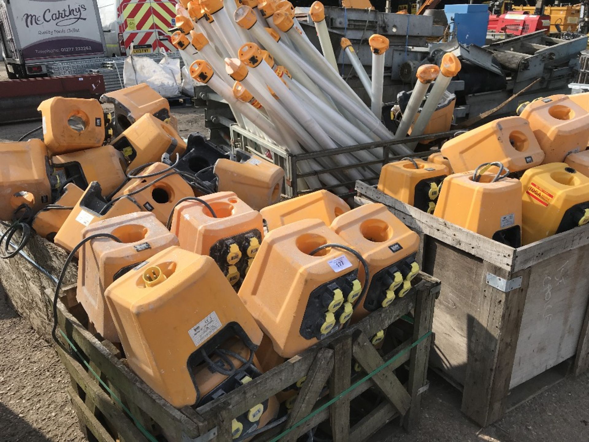 APPROX 75NO WORKLIGHTS C/W BASES 110VOLT POWERED