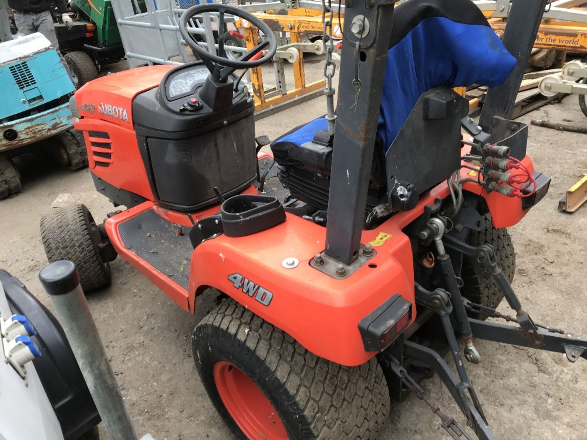 Kubota BX2350 4wd compact tractor, yr2014 build, SN: 76921 when tested was seen to start, drive - Image 4 of 6