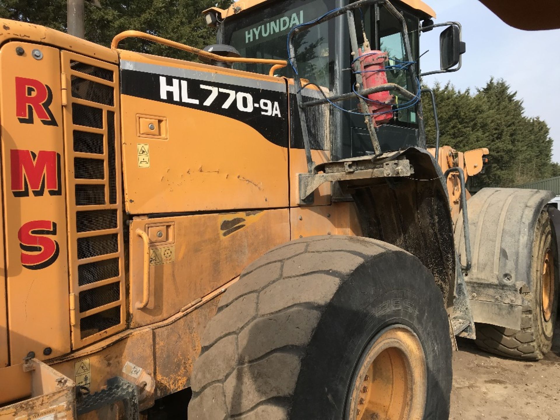 HYUNDAI HL770-9A LOADING SHOVEL, YEAR 2013 BUILD, SN:HHKHLK04AD0000080 WHEN TESTED WAS SEEN TO - Image 3 of 13