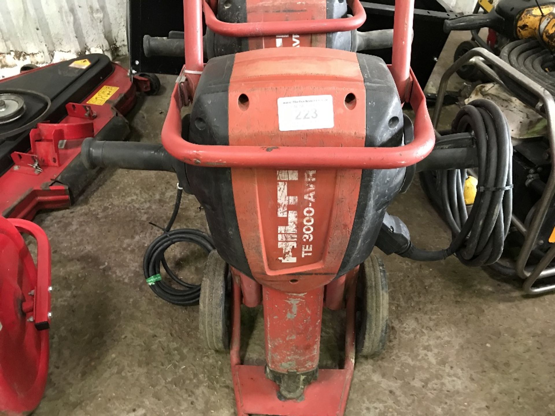3 X HILTI 3000-AVR HEAVY DUTY UPRIGHT BREAKERS UNTESTED, CONDITION UNKNOWN Sold Under The