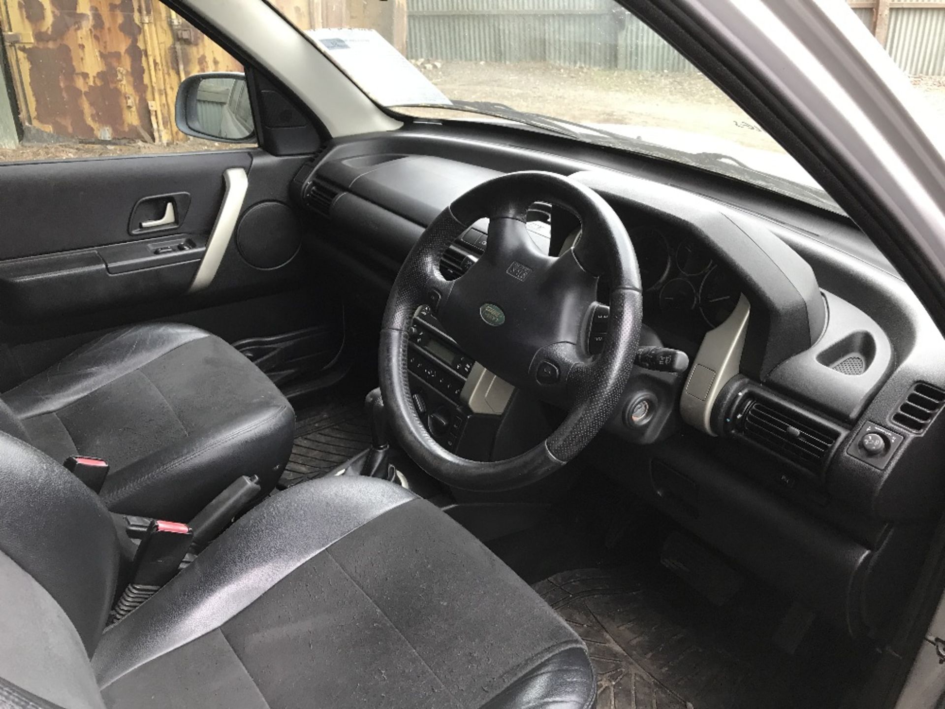 FREELANDER LWB, DIESEL, SILVER, REG. GF54 JHU. FIRST REG. 29.9.2004, TEST TO 3.6.2019, 115,118 REC. - Image 5 of 6