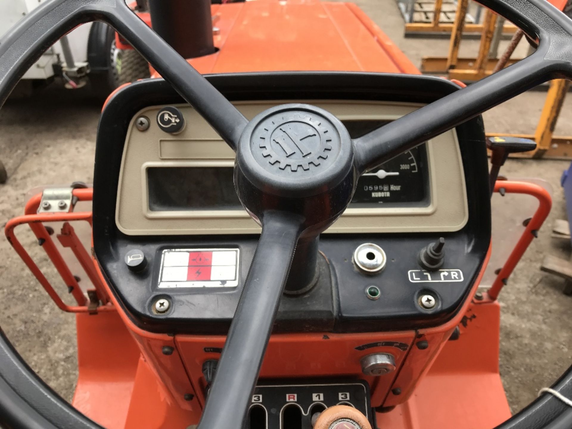 Kubota L1802 compact tractor 2WD SN:22913 when tested was seen to start, drive steer and brake - Image 5 of 5