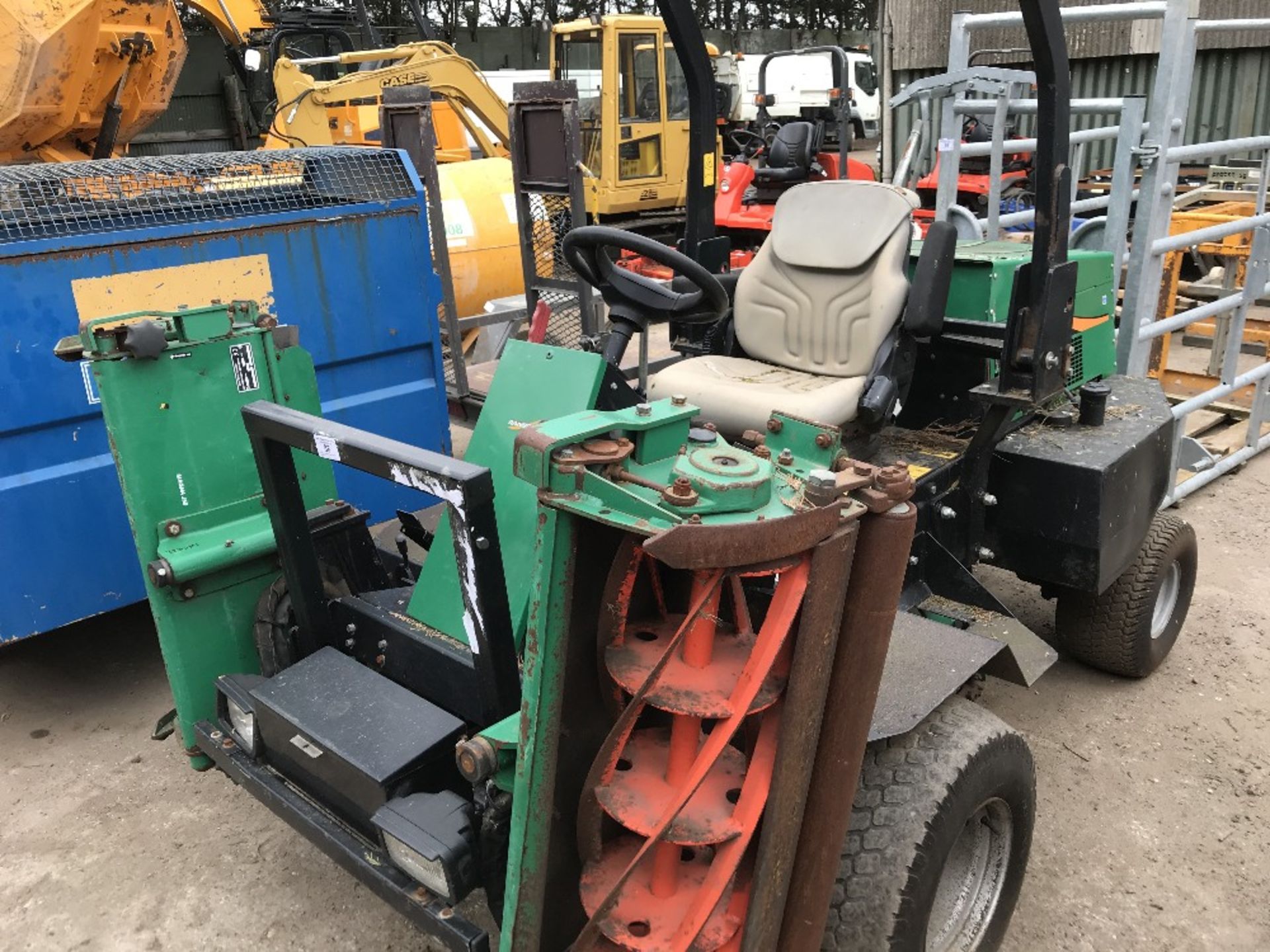 Ransomes 4wd triple ride on mower when tested was seen to start, drive steer and brake